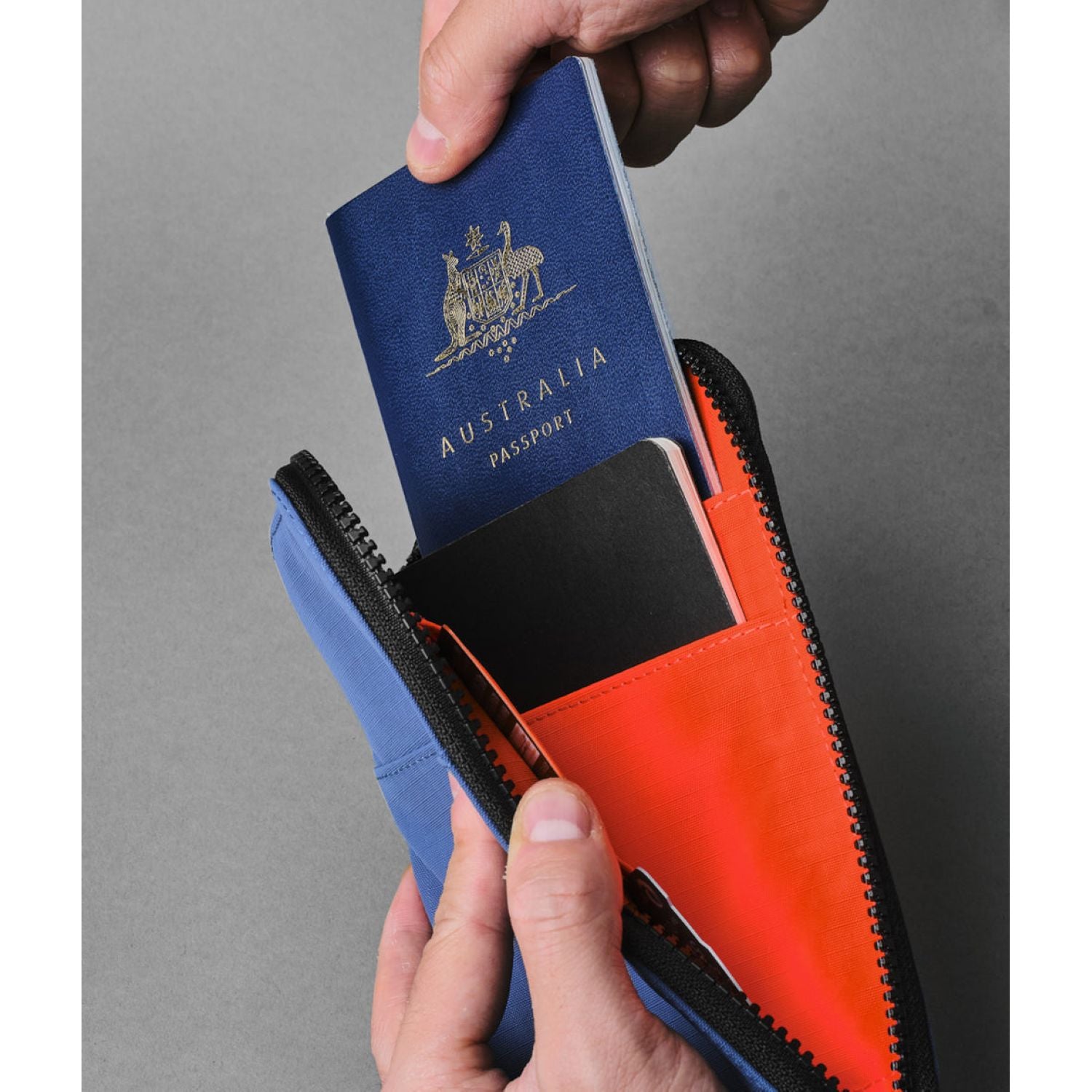 ALPAKA Zip Travel Wallet Axoflux 210D (Blue)