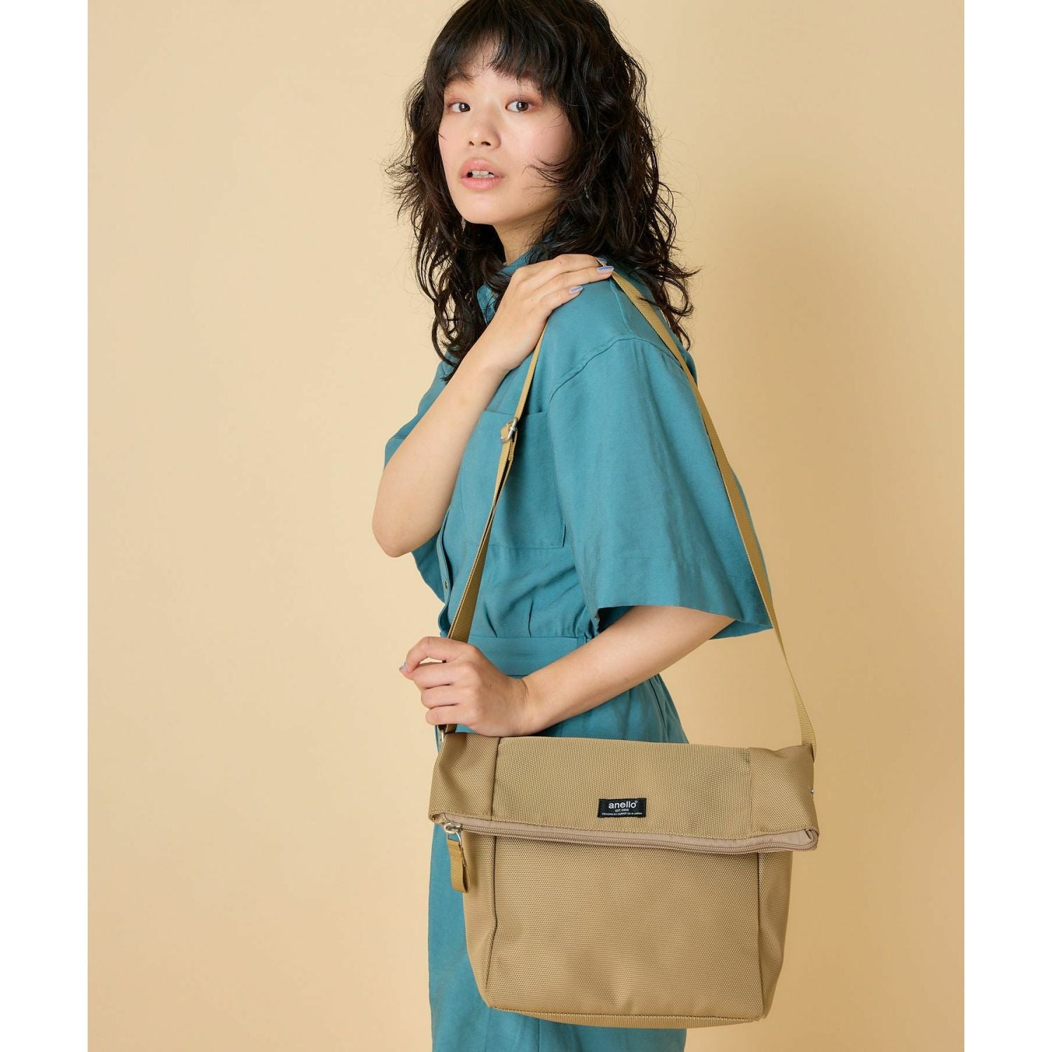 Anello Parcel Mini Shoulder Bag (Beige)