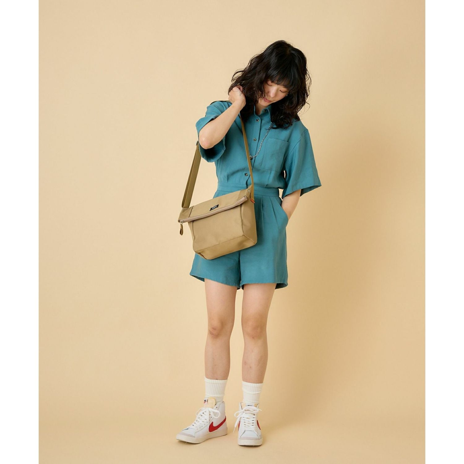 Anello Parcel Mini Shoulder Bag (Beige)