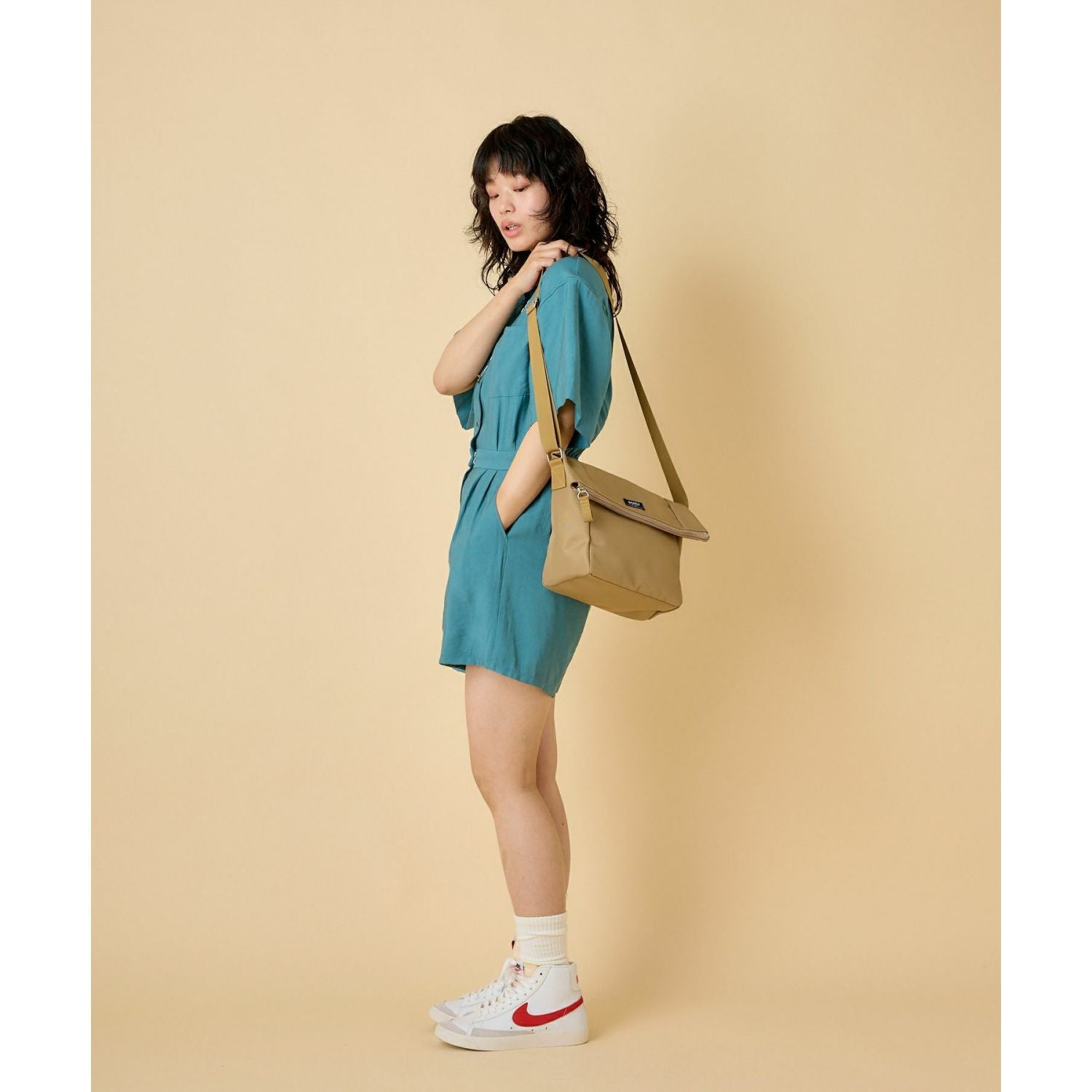 Anello Parcel Mini Shoulder Bag (Beige)