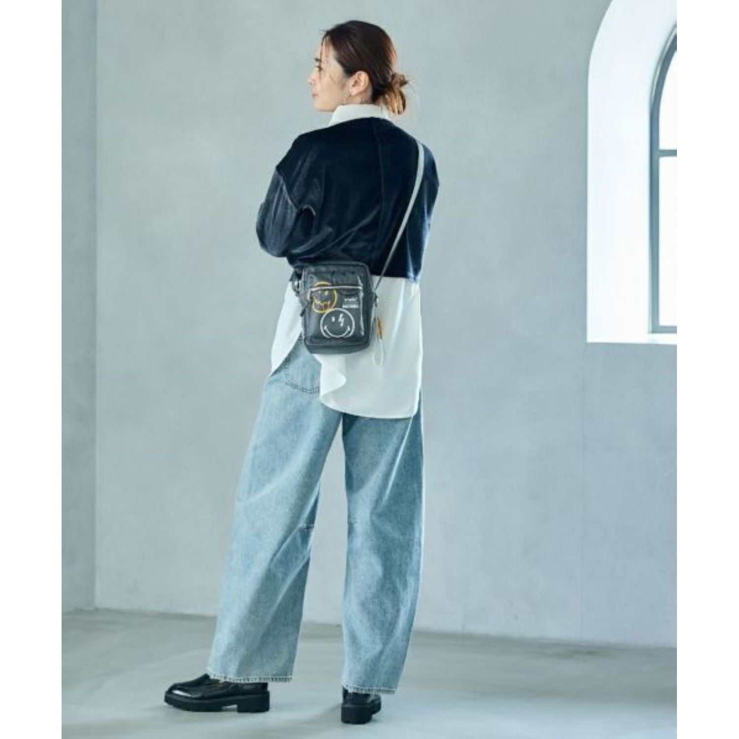 Anello SmileyWorld Charm Mini Shoulder Bag (Ivory)