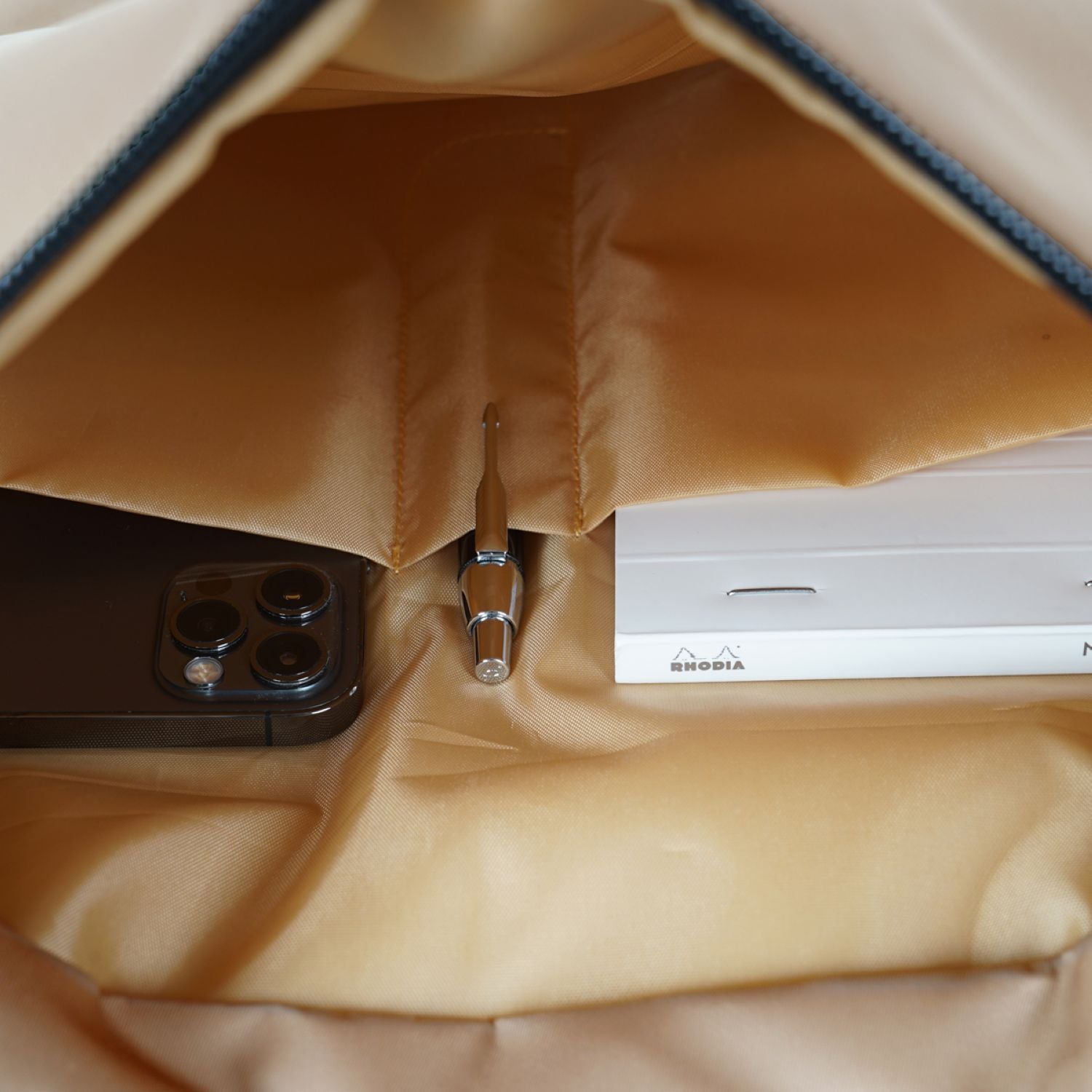 Hellolulu Ari 3-Way Sleeve Case 14" Recycled (Wheat Khaki)