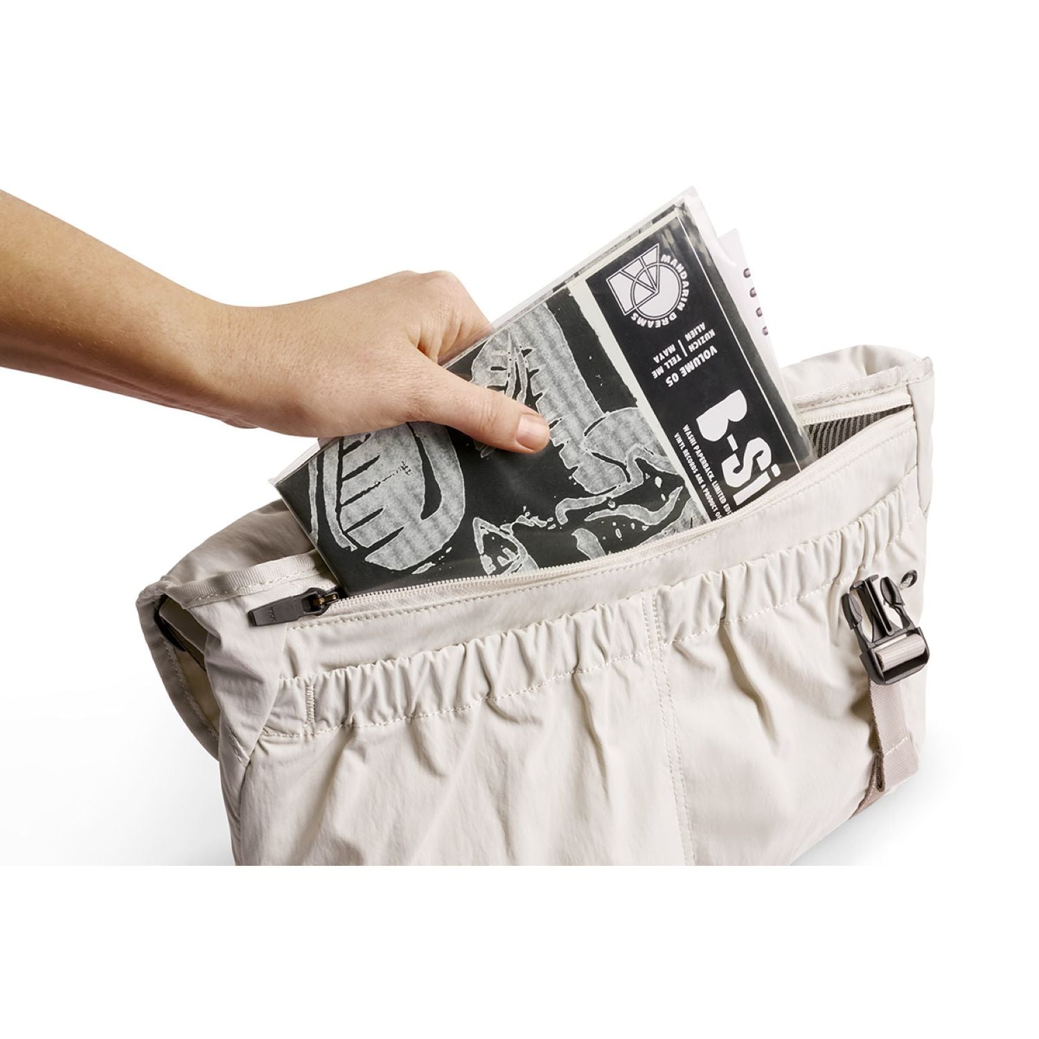 Bellroy Cinch Messenger Bag - Oat