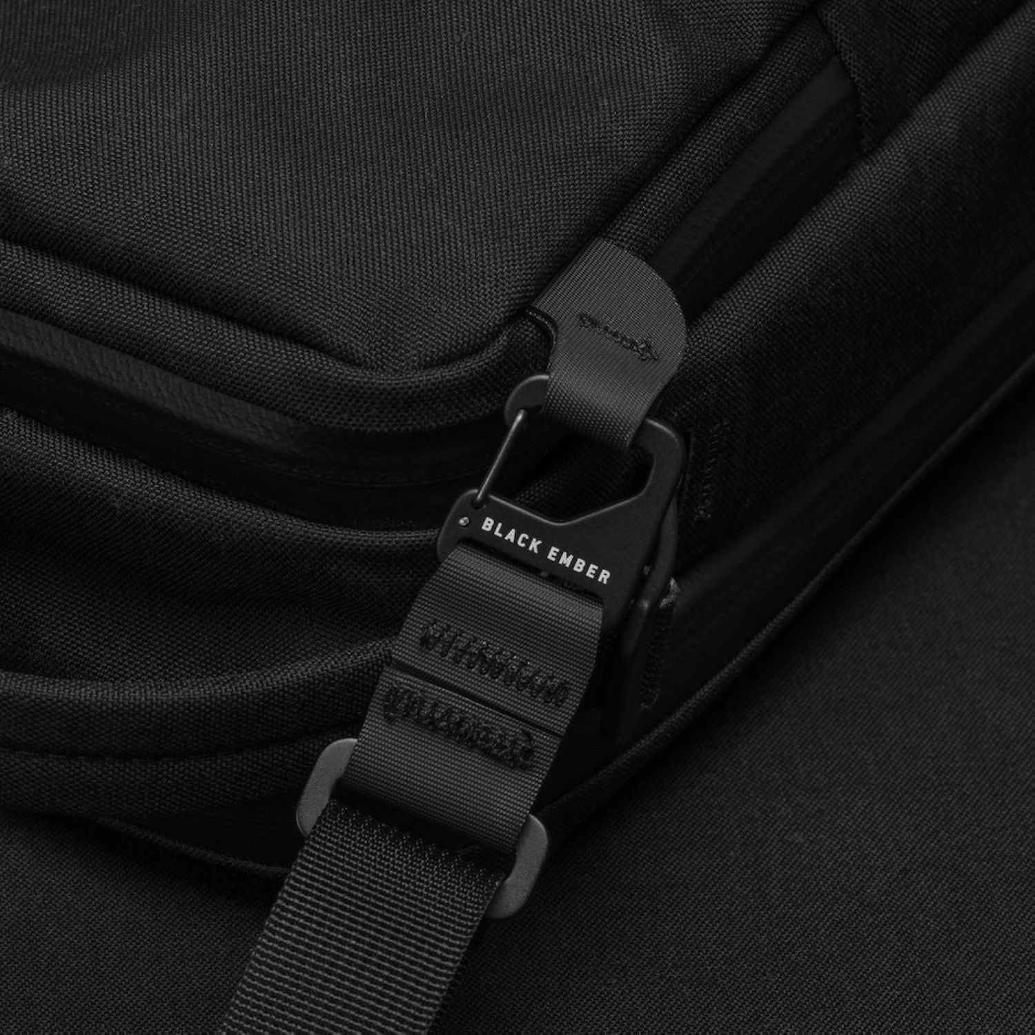 Black Ember Kompak Sling Bag 5L - Jet Black