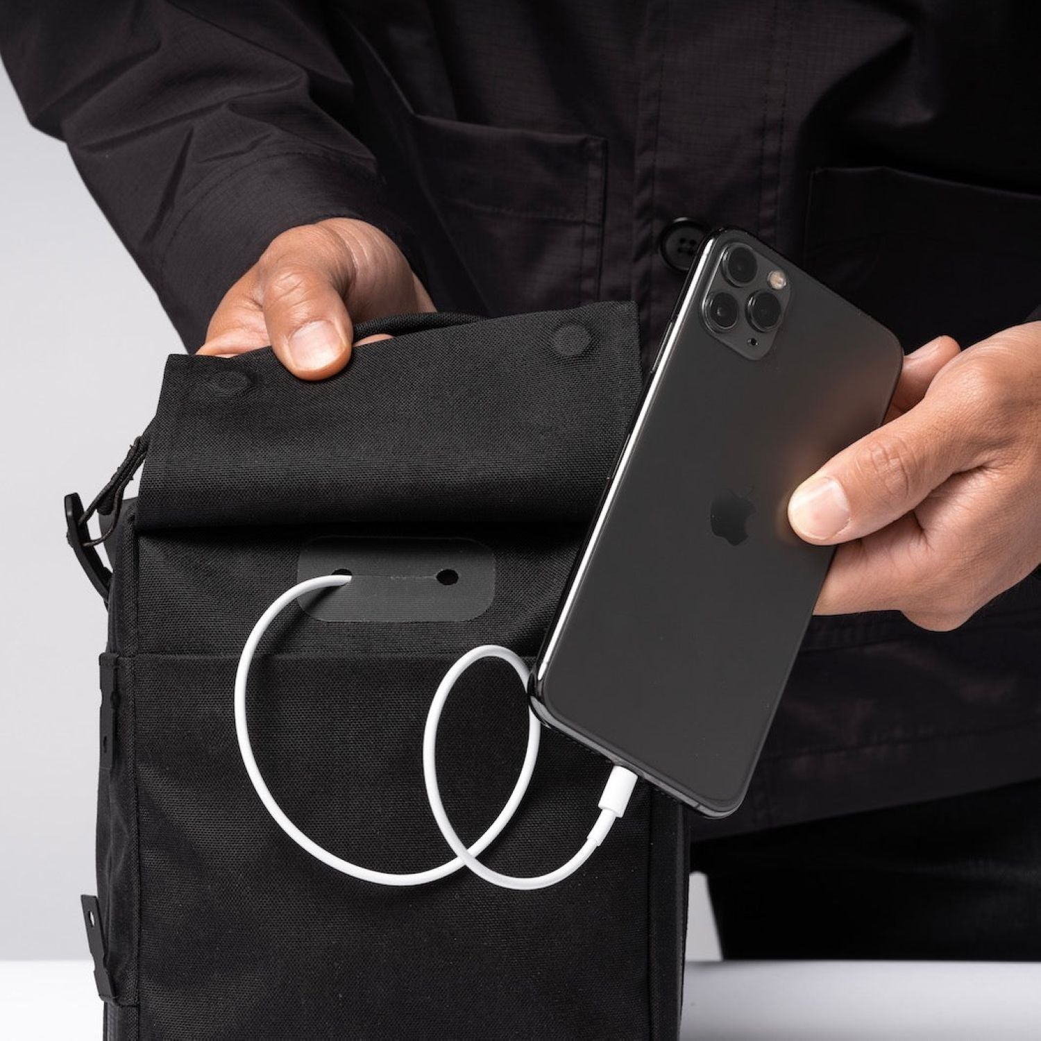 Black Ember Kompak Sling Bag 5L - Jet Black