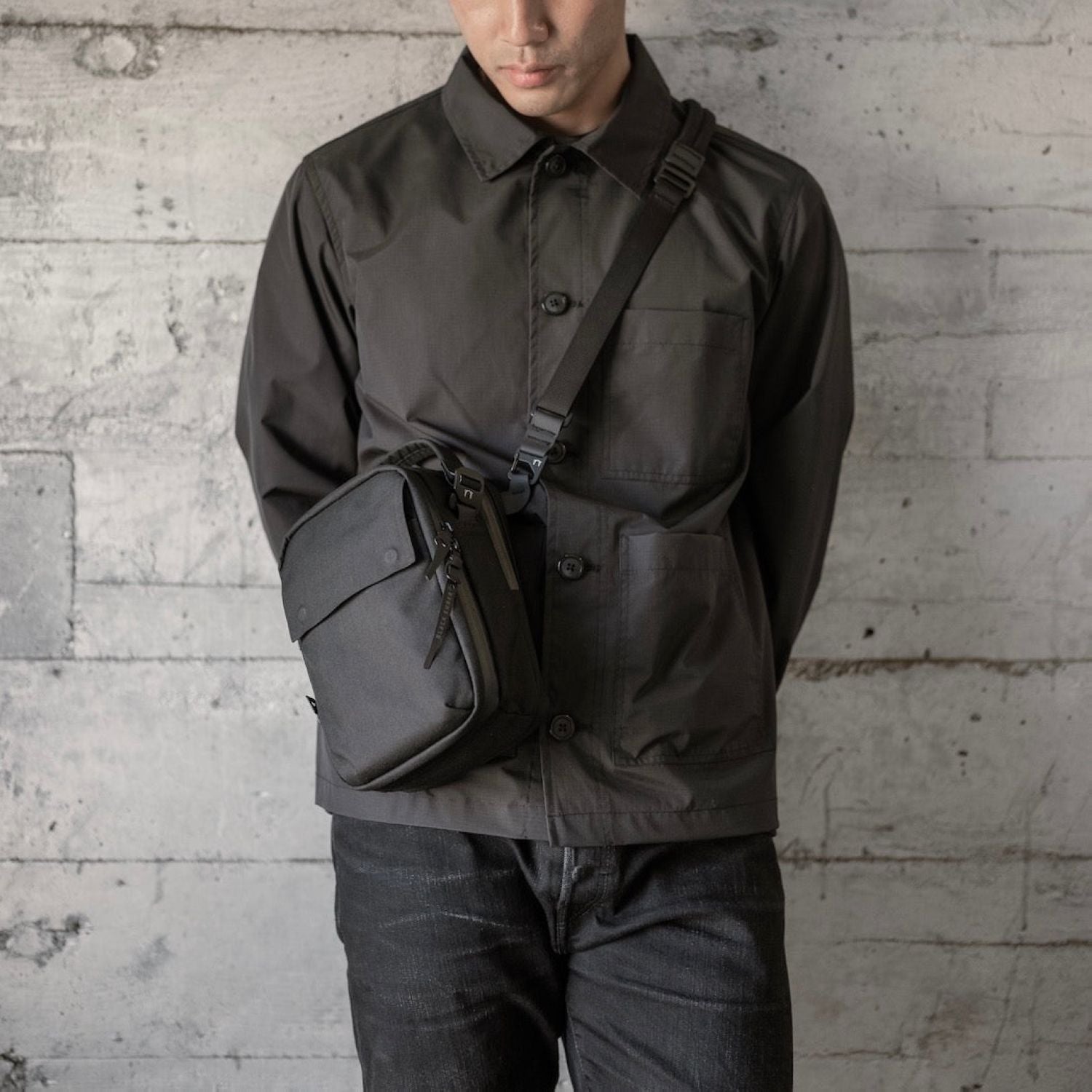 Black Ember Kompak Sling Bag 5L - Jet Black