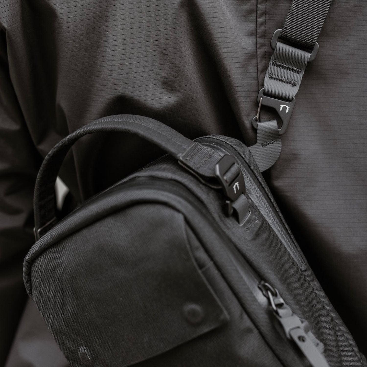 Black Ember (Limited Edition) Kompak Sling Bag 5L - Slate Blue