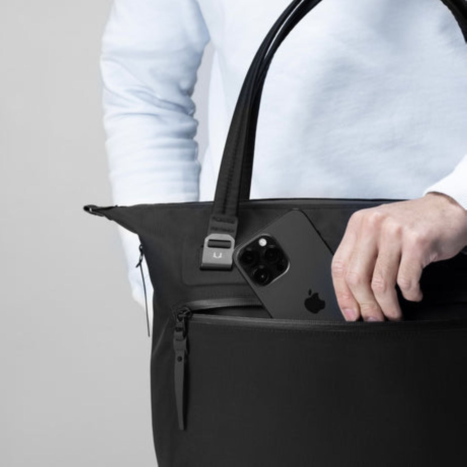 Black Ember Wpt 17" Laptop Tote Embertex Pfas Free 20L - Jet Black