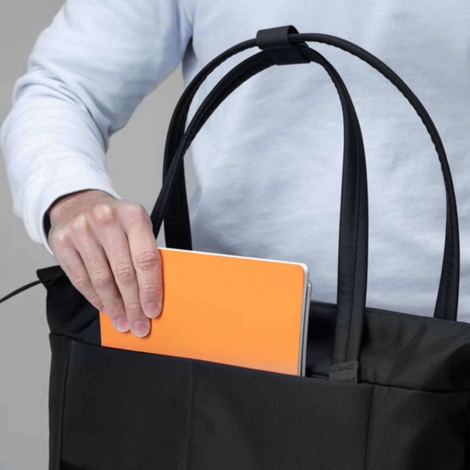 Black Ember Wpt 17" Laptop Tote Embertex Pfas Free 20L - Jet Black