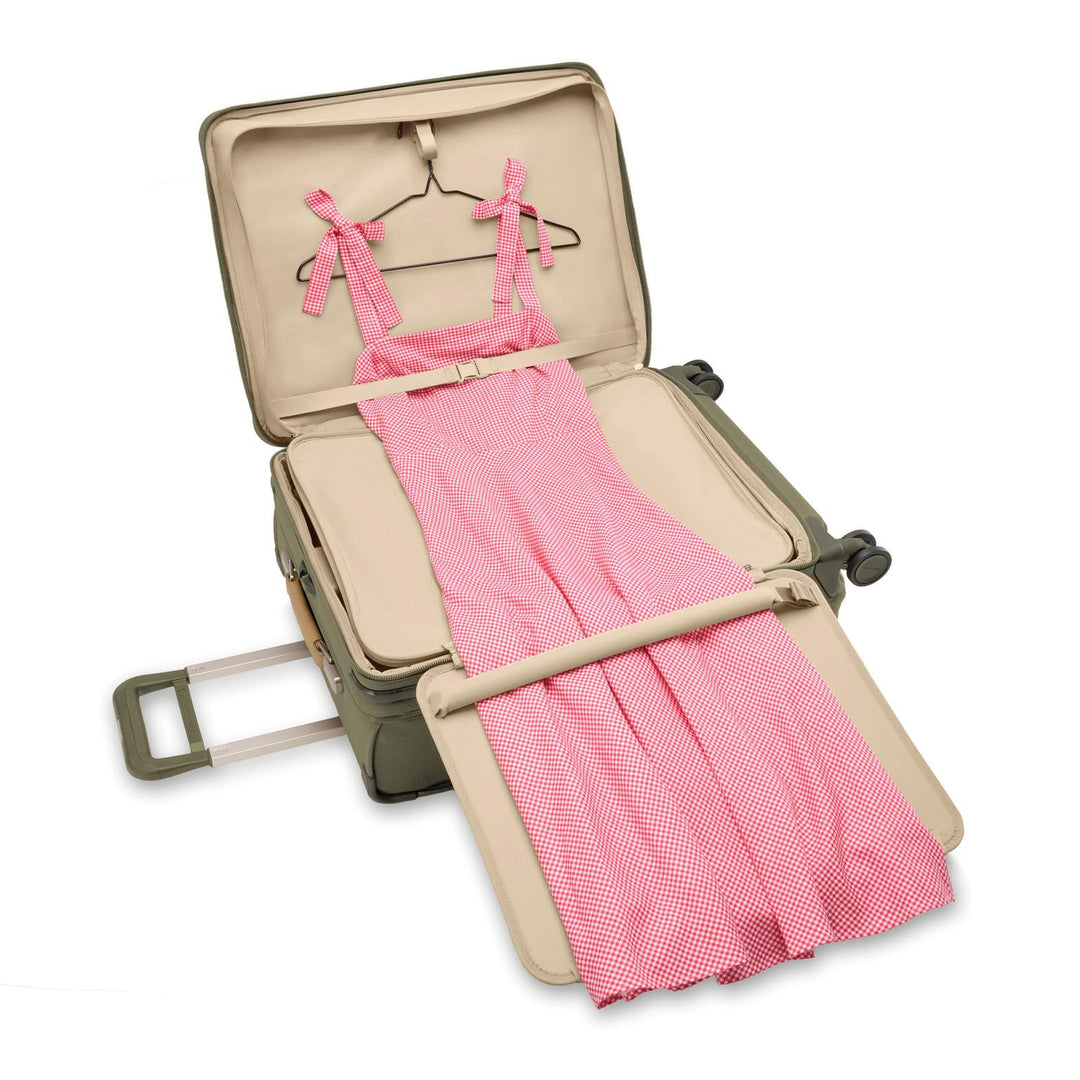 Briggs & Riley Baseline Medium Expandable Spinner (Olive)