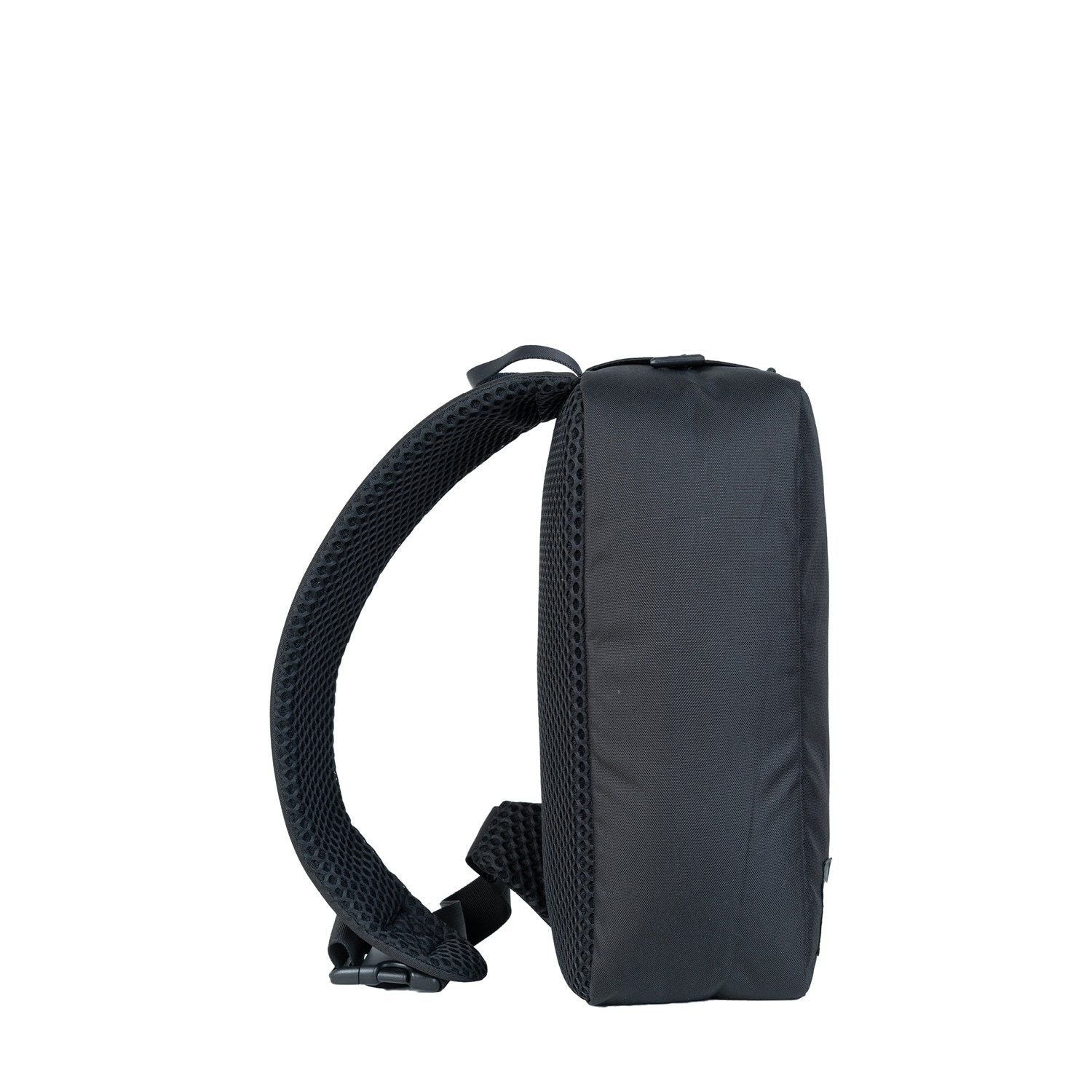 Cabinzero Classic Cross Body 11L (Absolute Black)