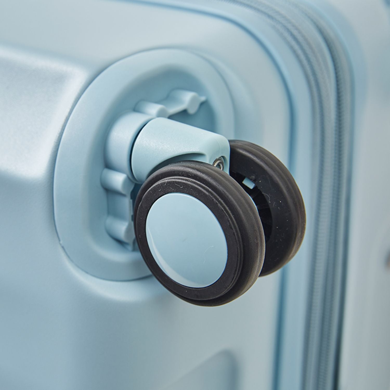 Conwood Spacelite Polycarbonate Expandable 24" Medium Luggage - Light Blue