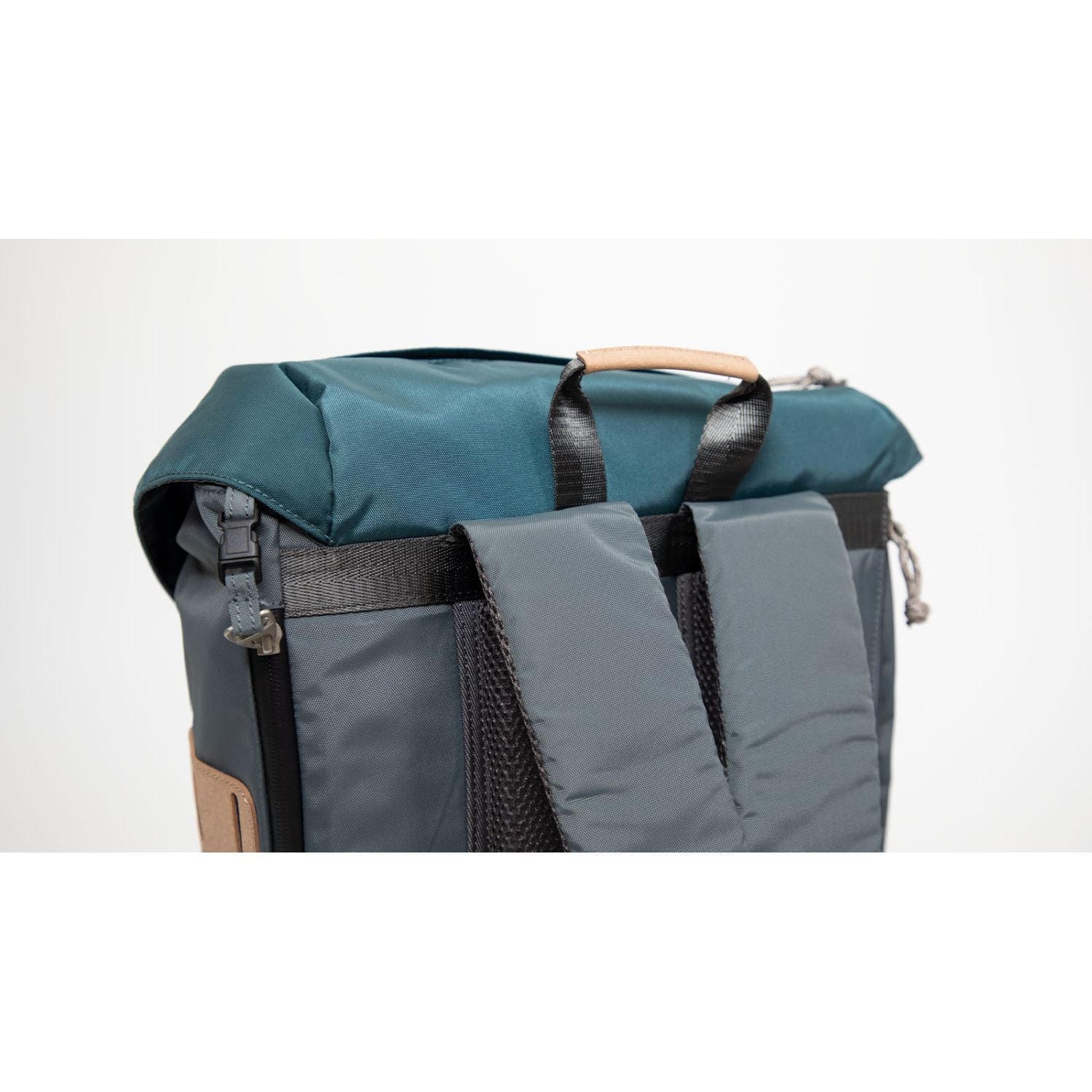 Doughnut Colorado Jungle Series Backpack - Charcoal X Teal