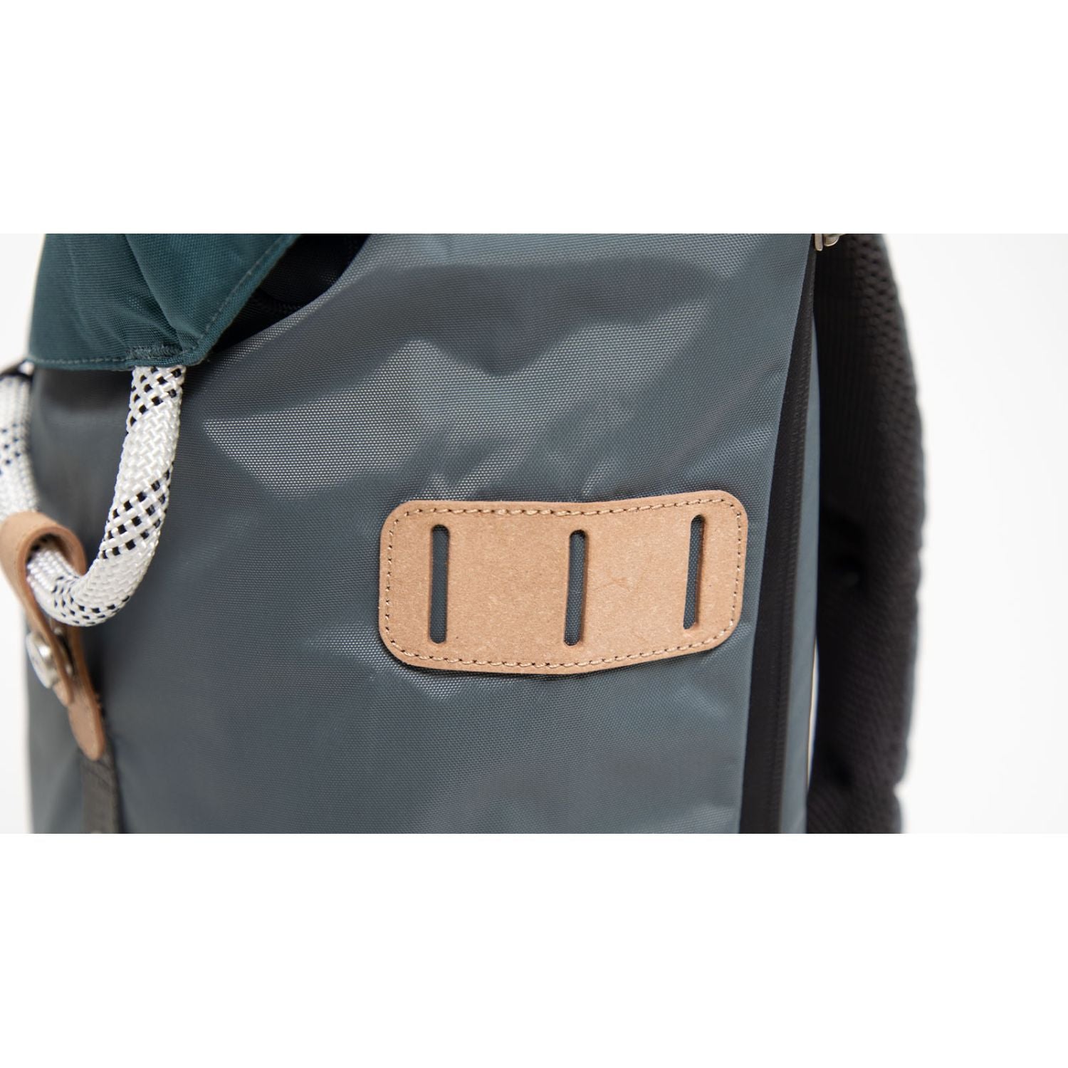 Doughnut Colorado Jungle Series Backpack - Charcoal X Teal