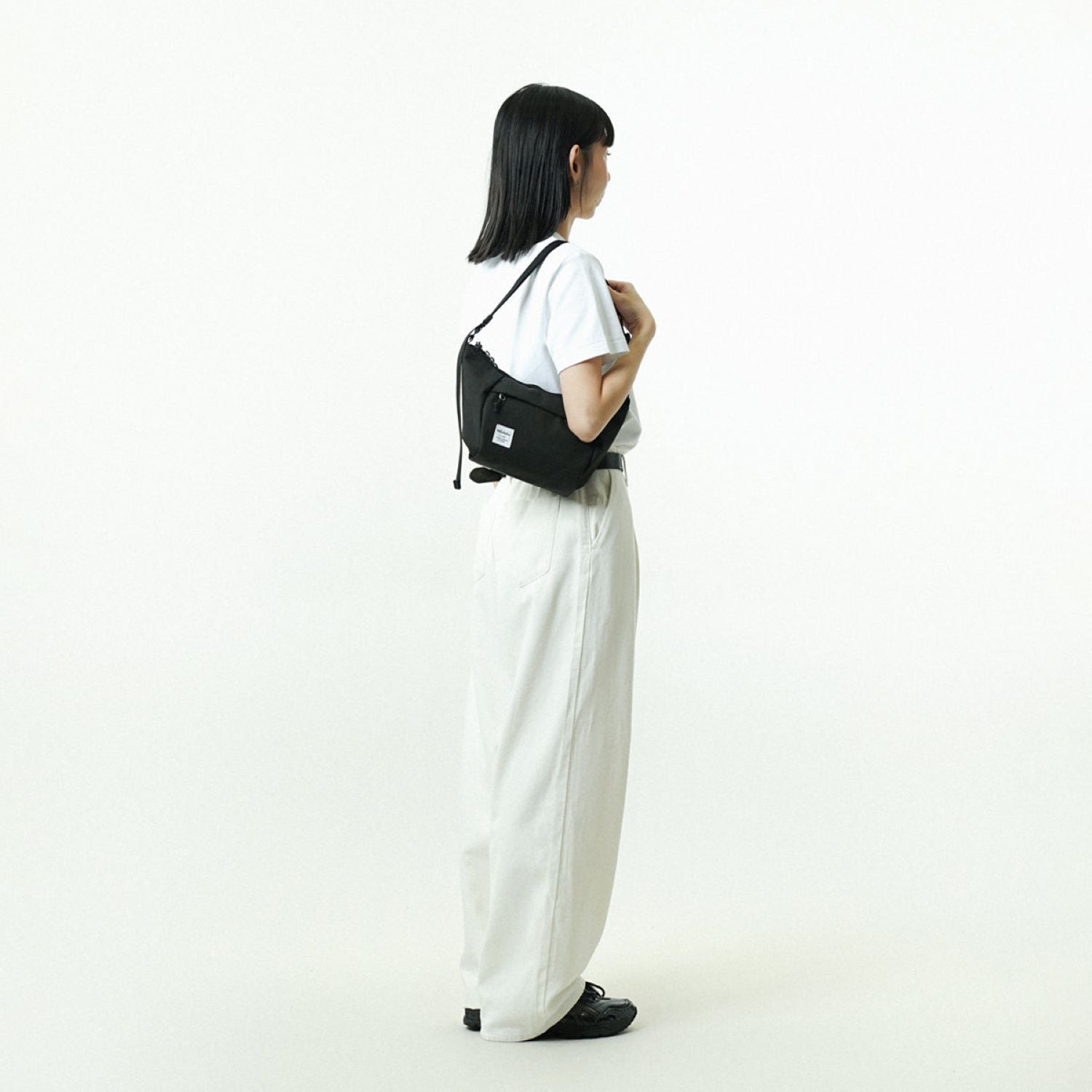 Hellolulu Cora 3-Way Sling Bag (Flat Black)