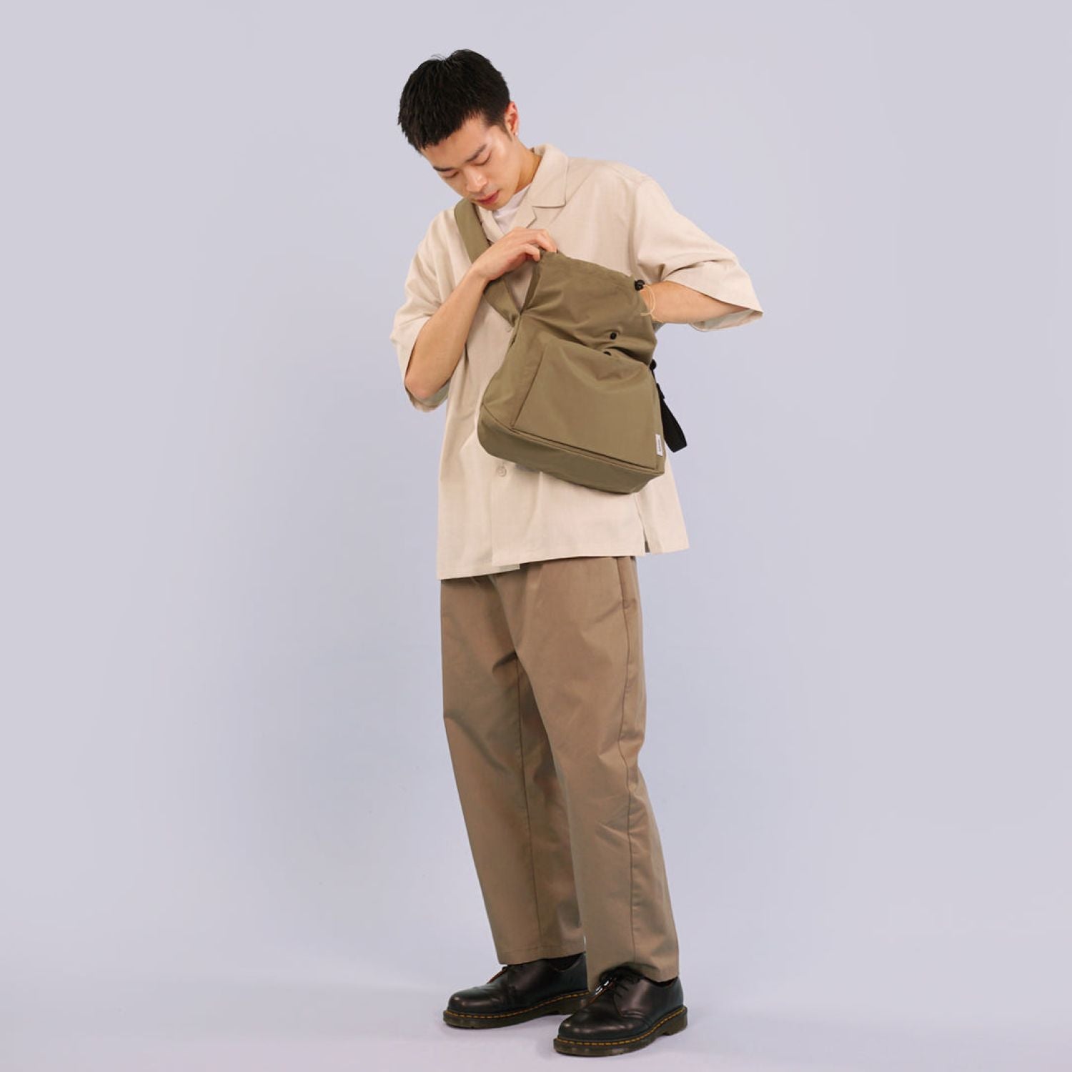 Hellolulu Nick 2 Way Drawstring Shoulder Bag (Frosted Almond)