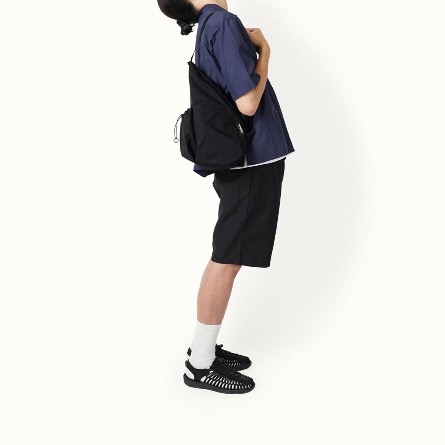 Hellolulu Remi Anywhere Sling Bag (Black Onyx)