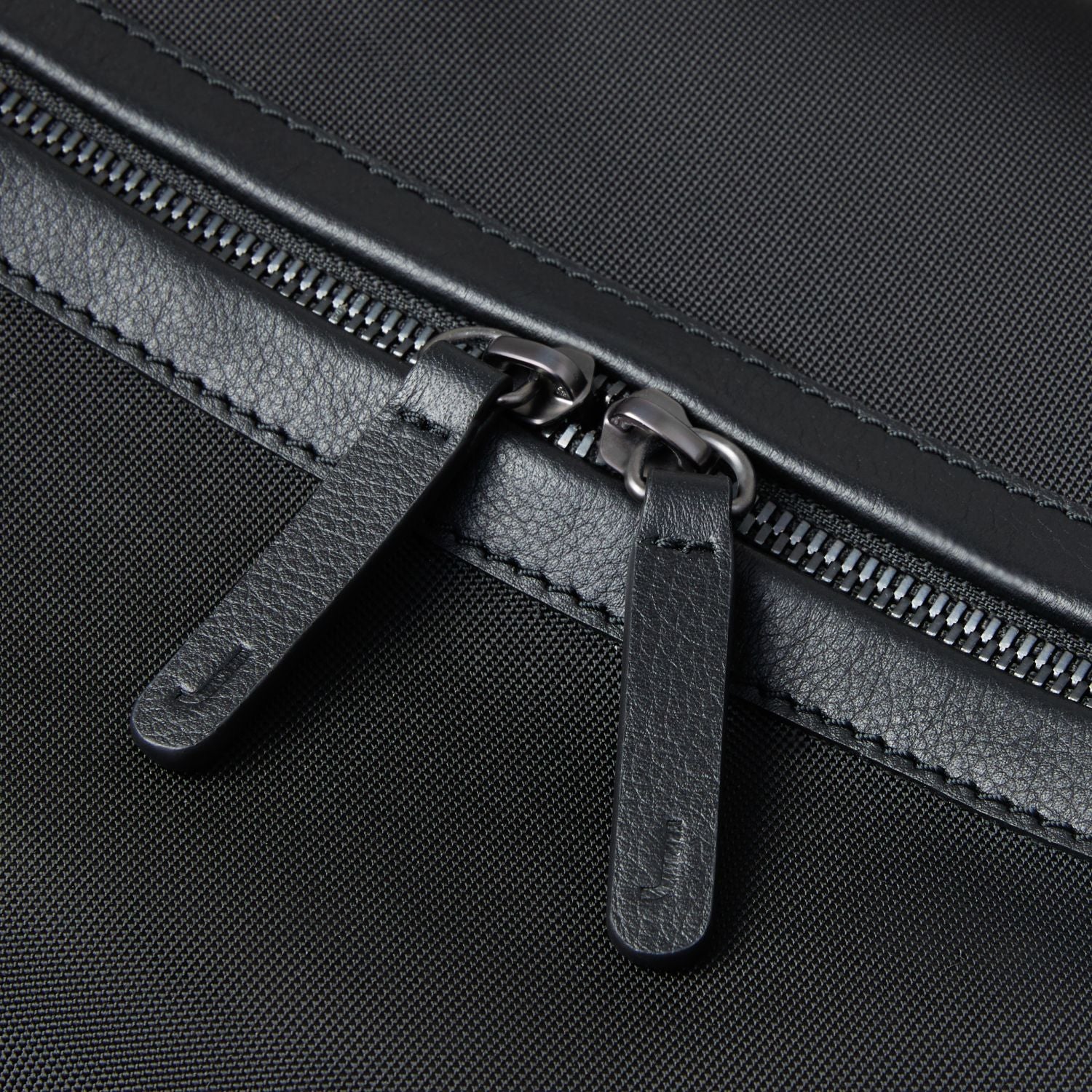 July Volume+ Weekender (Cabin) - Black