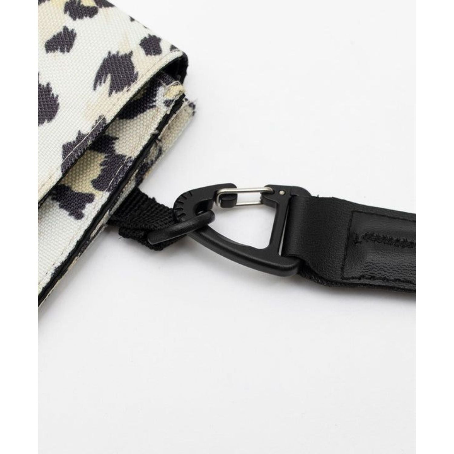 KiU Water Repellent 600D Phone Pouch (Camel)