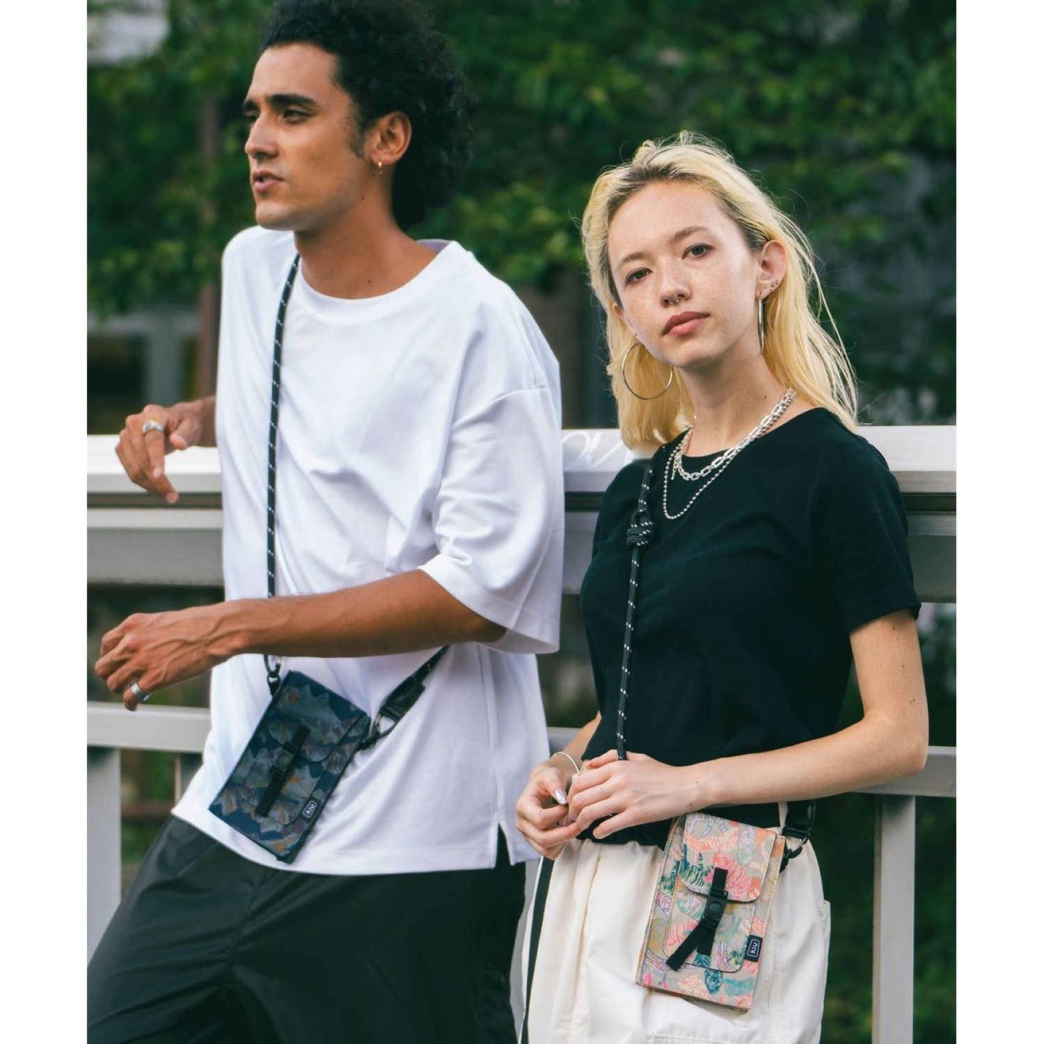 KiU Water Repellent 600D Phone Pouch (Nostalgia Black)