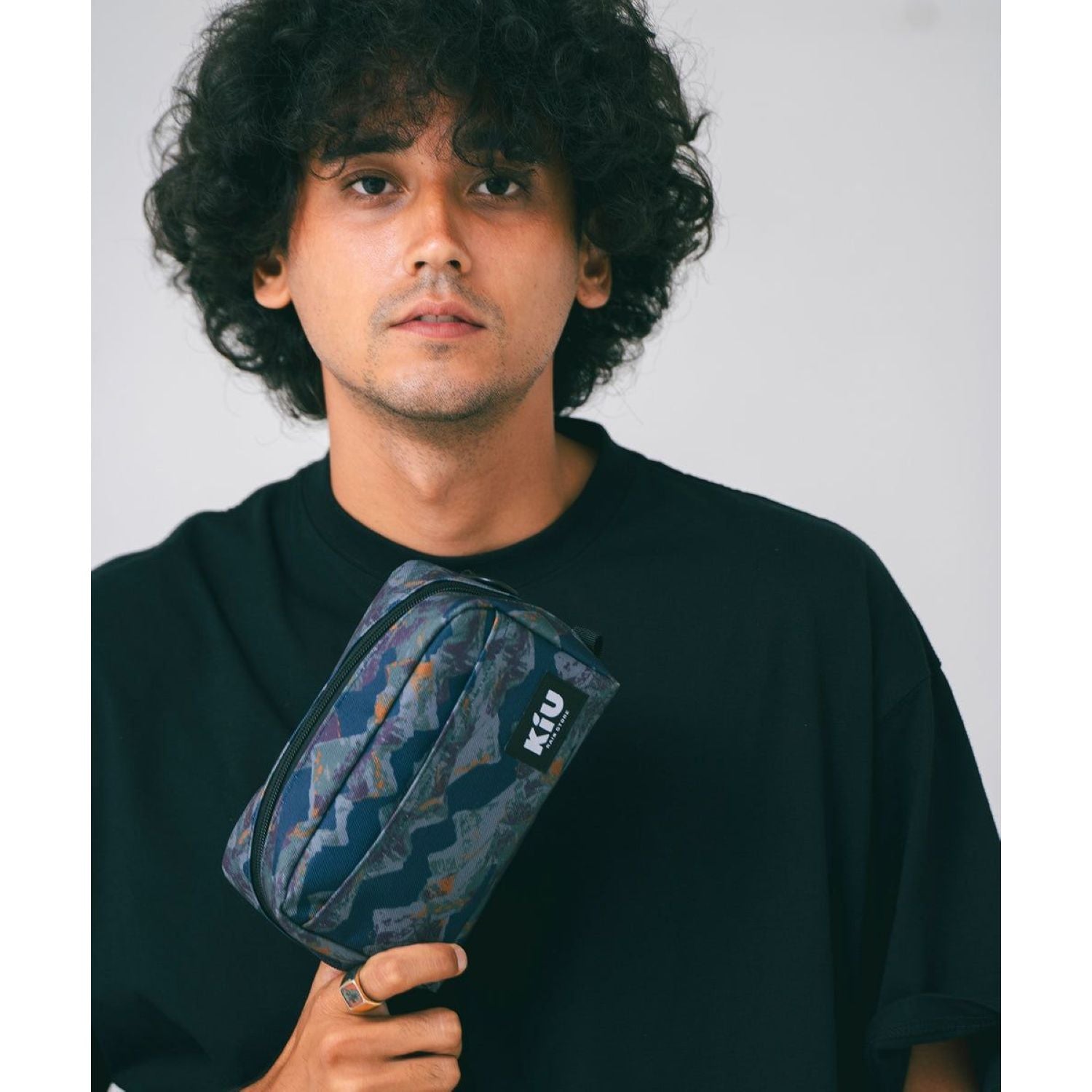 KiU Water Repellent Pouch Large (Black)