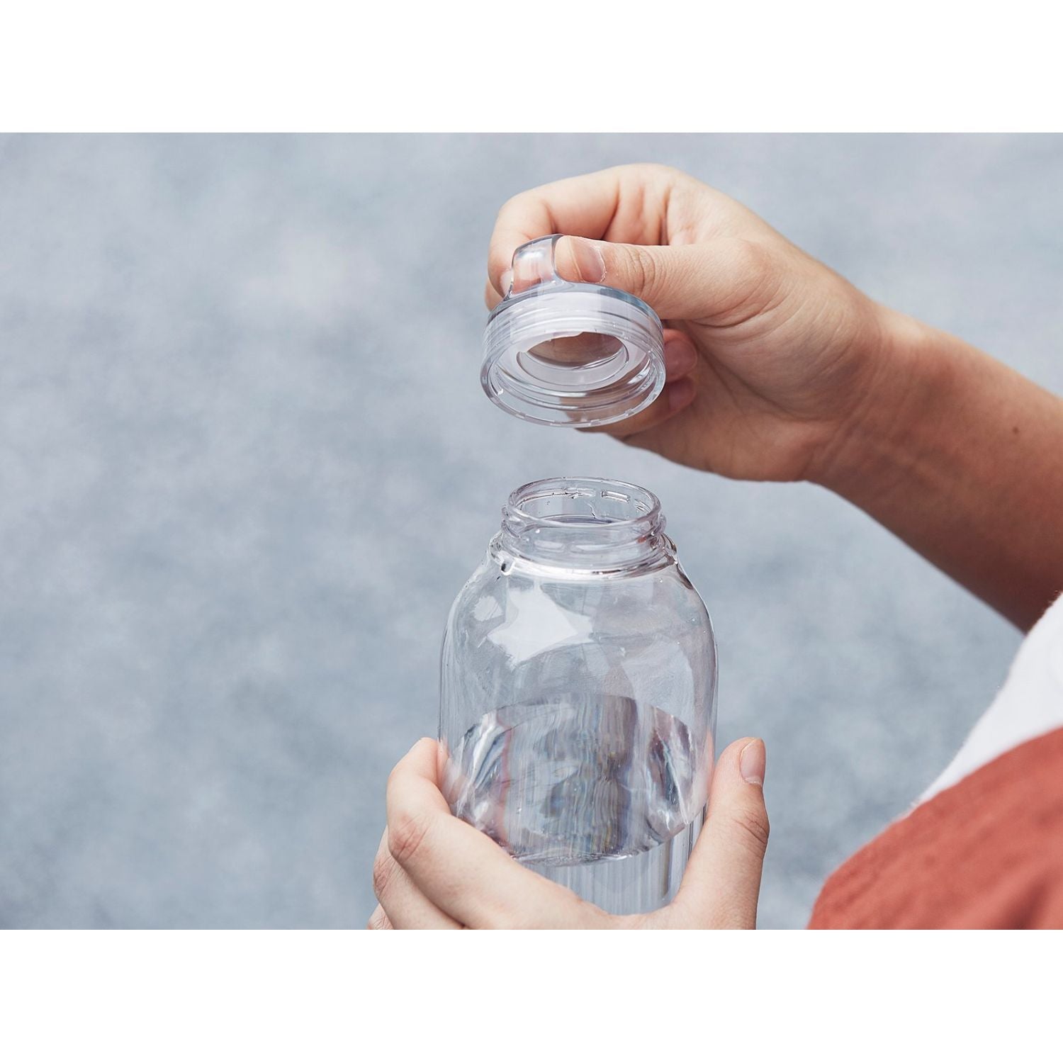Kinto Water Bottle 500ML - Smoke