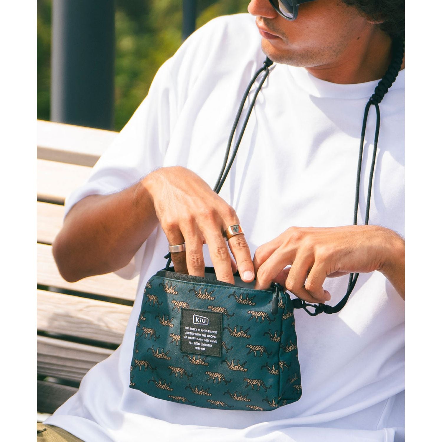 KiU Waterproof Paracord Sacoche Pouch (Black)