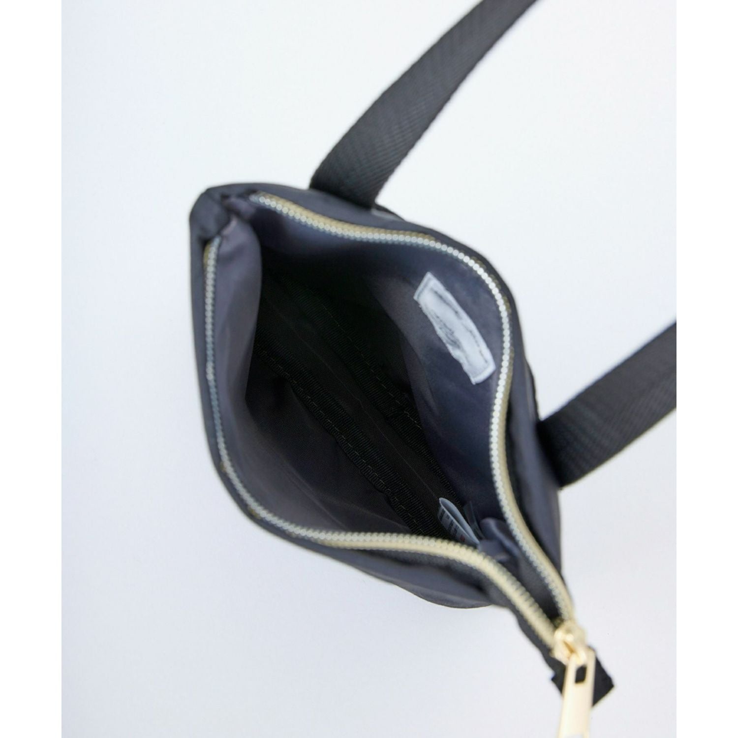 Legato Largo Fuwari Smart Phone Shoulder Bag (Black)