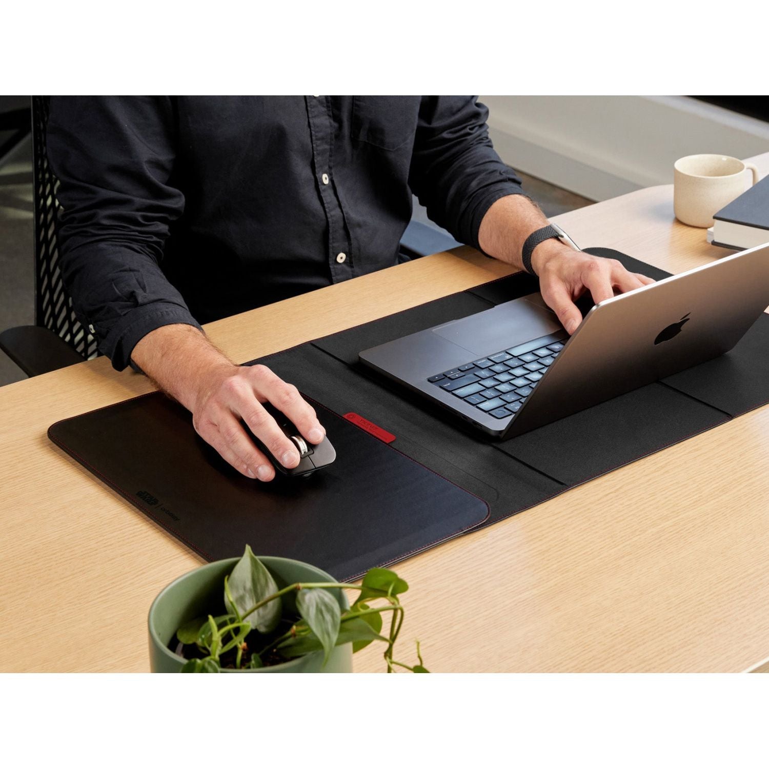 Orbitkey Star Wars Hybrid Laptop Sleeve 16" (Darth Vader)