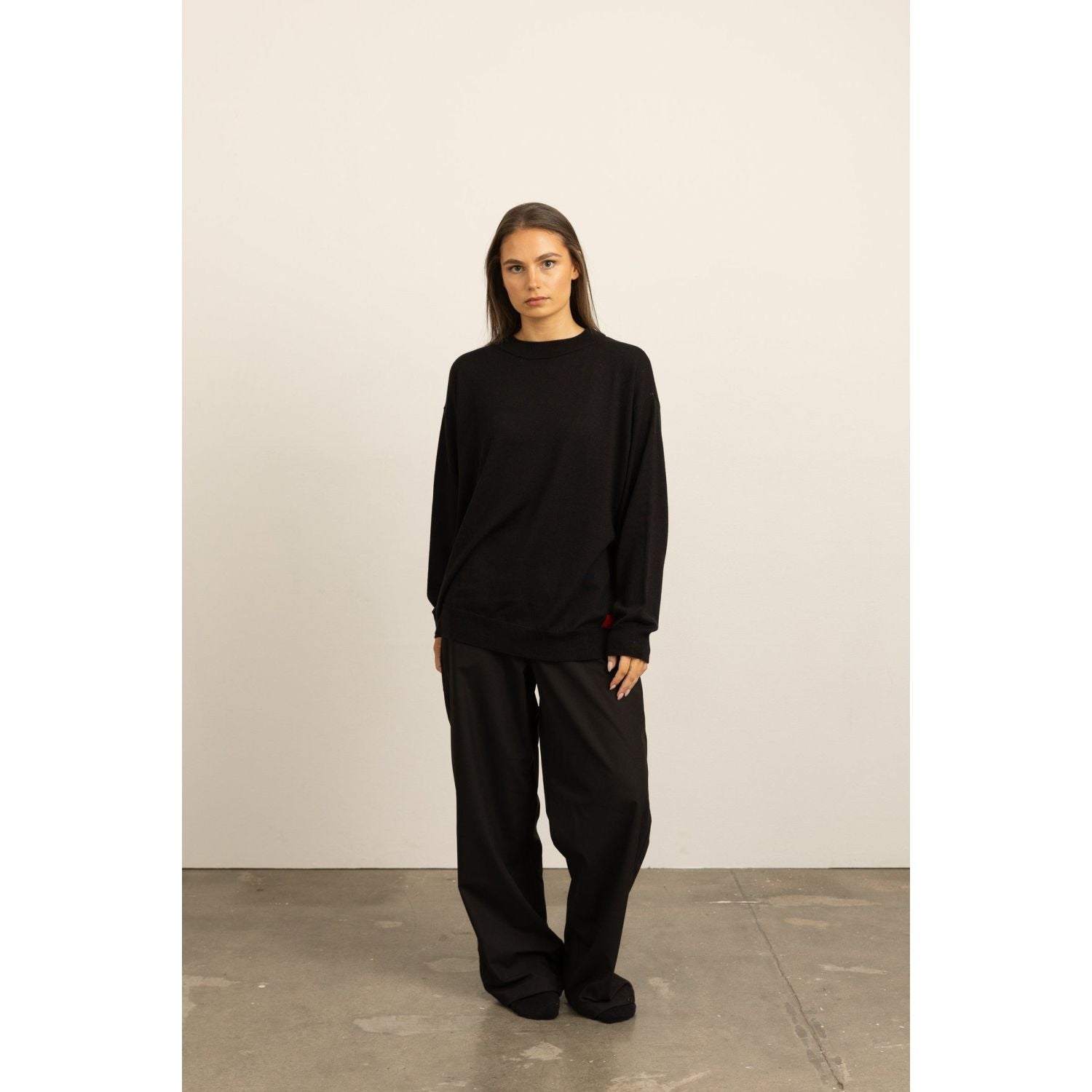 Paire Silknit Unisex Relaxed Crewneck Sweater (Black) - S