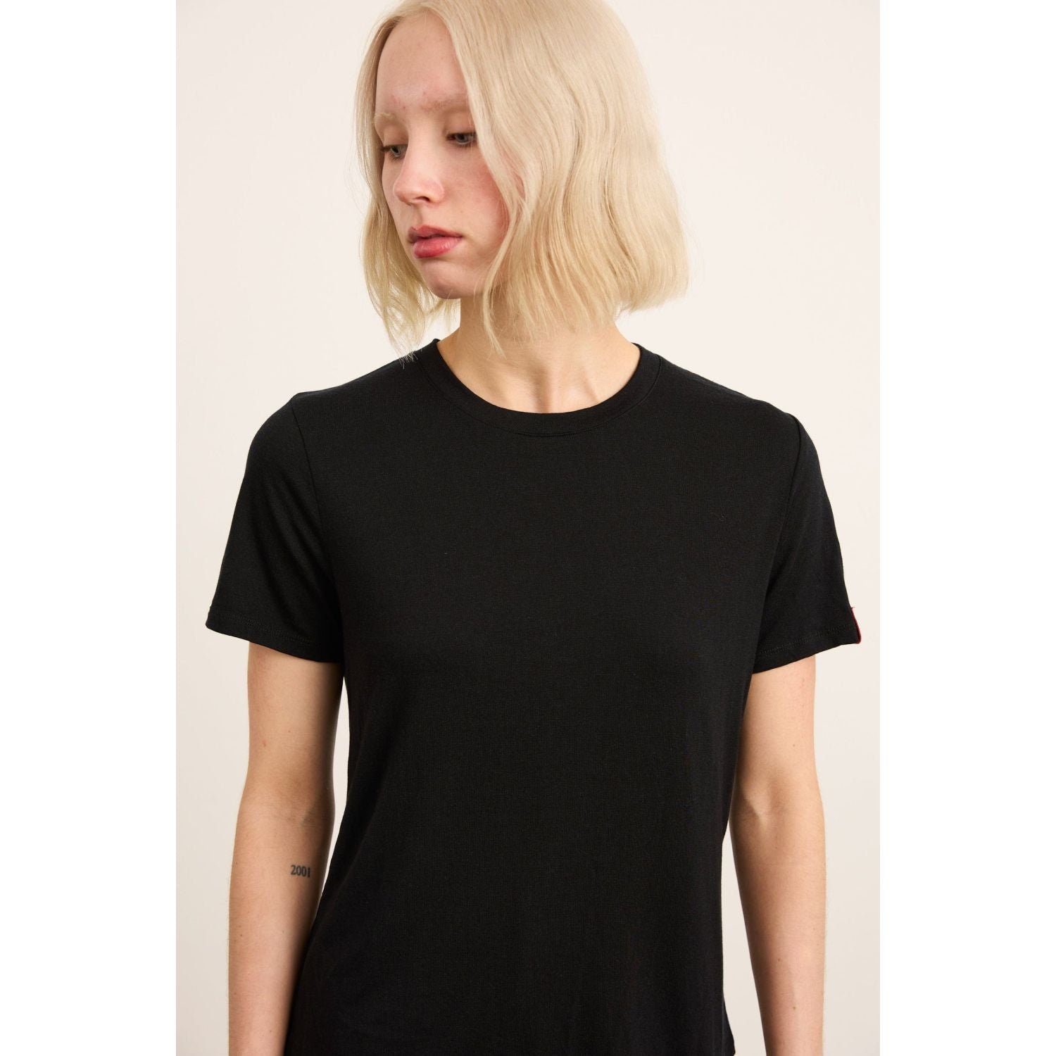 Paire Women's Merino Wool-Blend Crew Neck T-Shirt (Black) - M