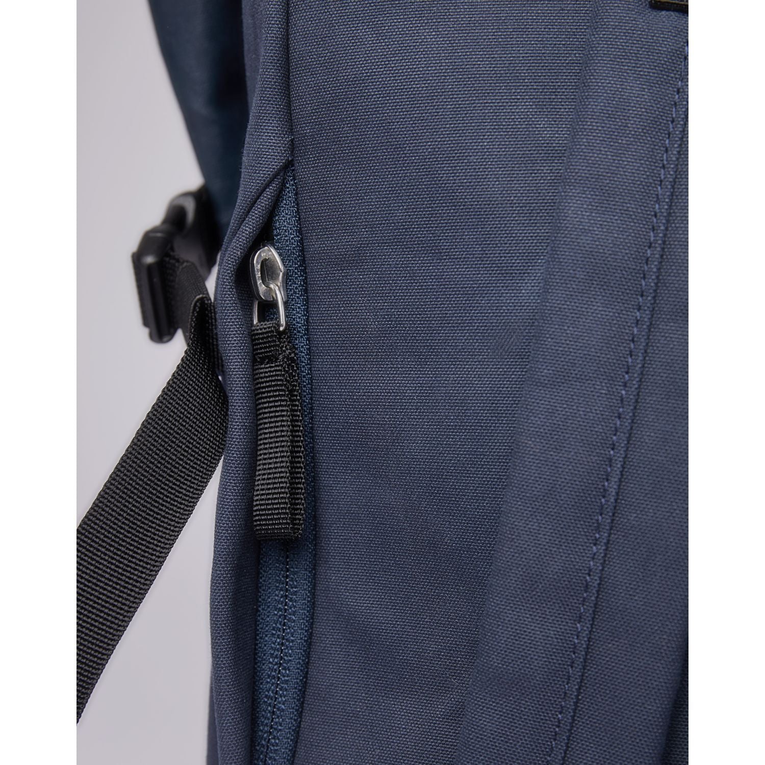 Sandqvist Alfred Backpack - Navy W/ Black Webbing