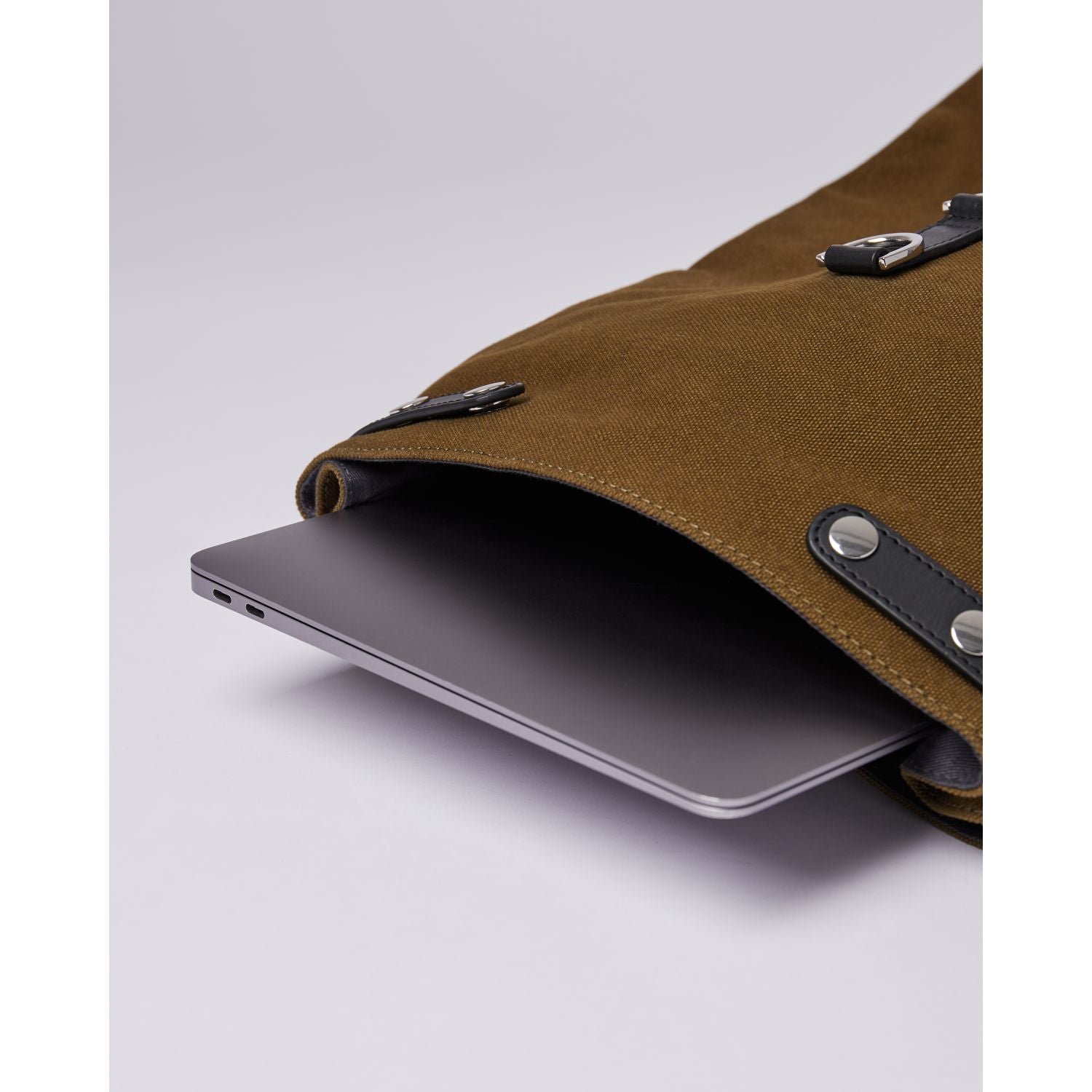 Sandqvist Alva Metal Hook Backpack - Olive