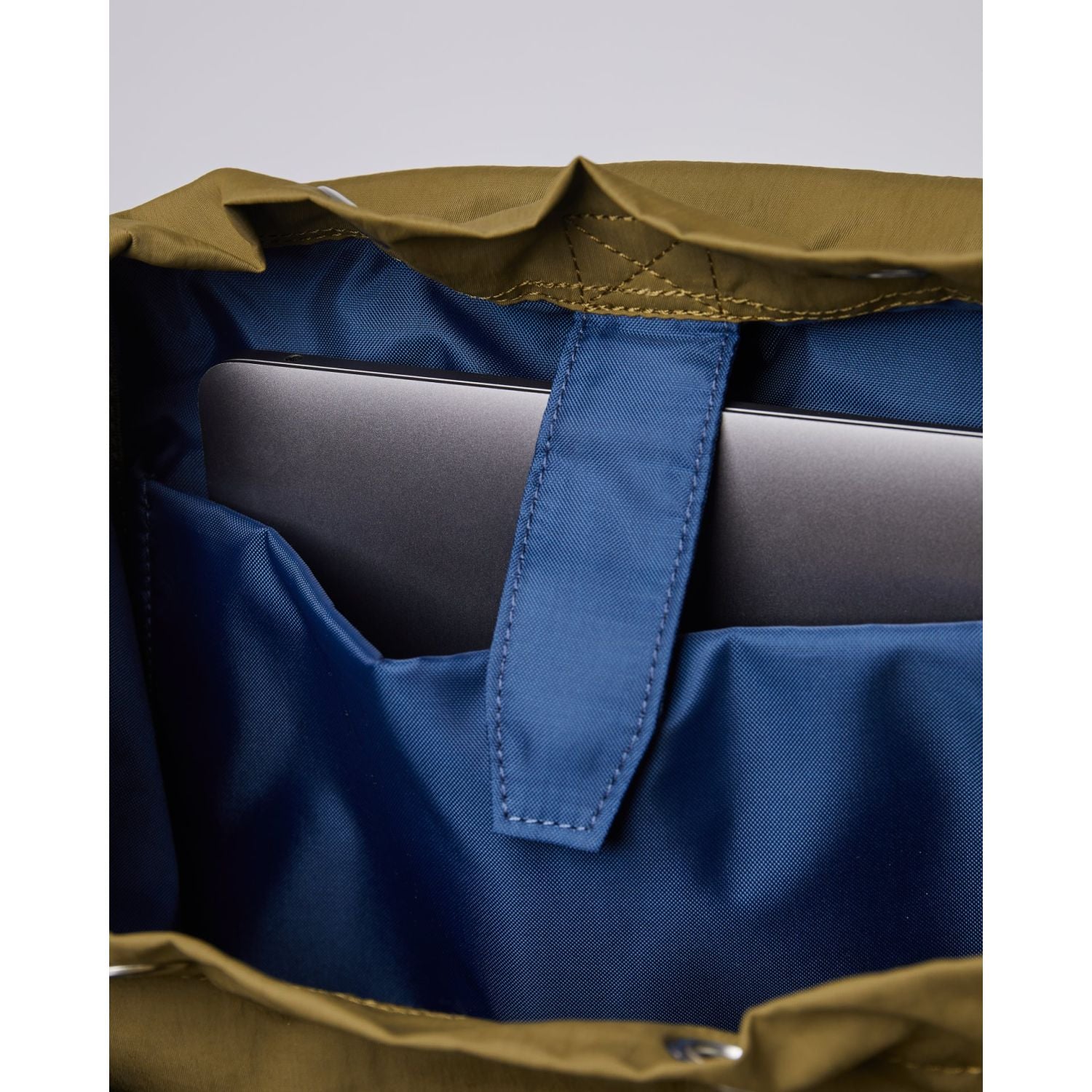 Sandqvist Charlie Vegan Backpack - Military Olive