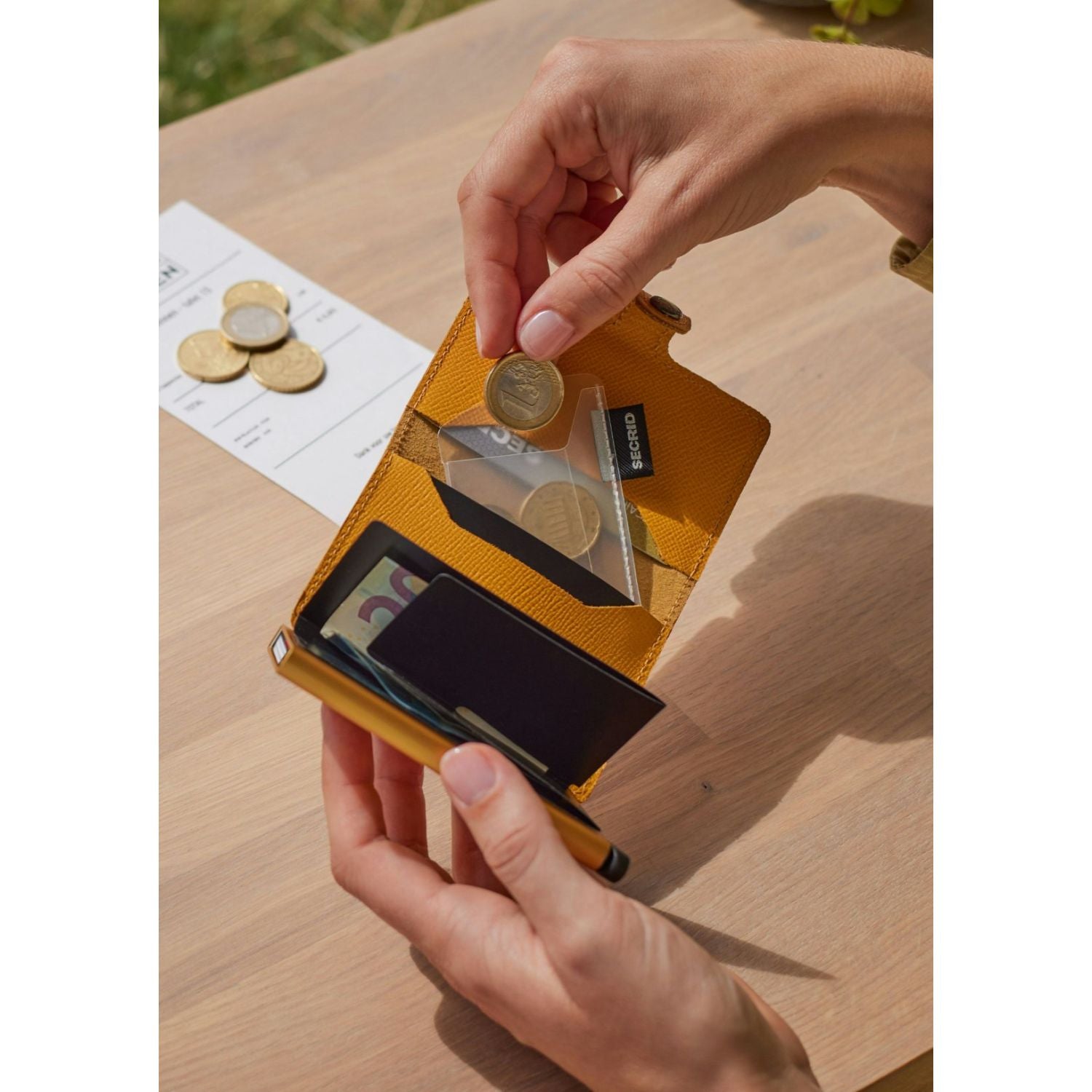 Secrid Bandwallet Tpu Black-Ochre