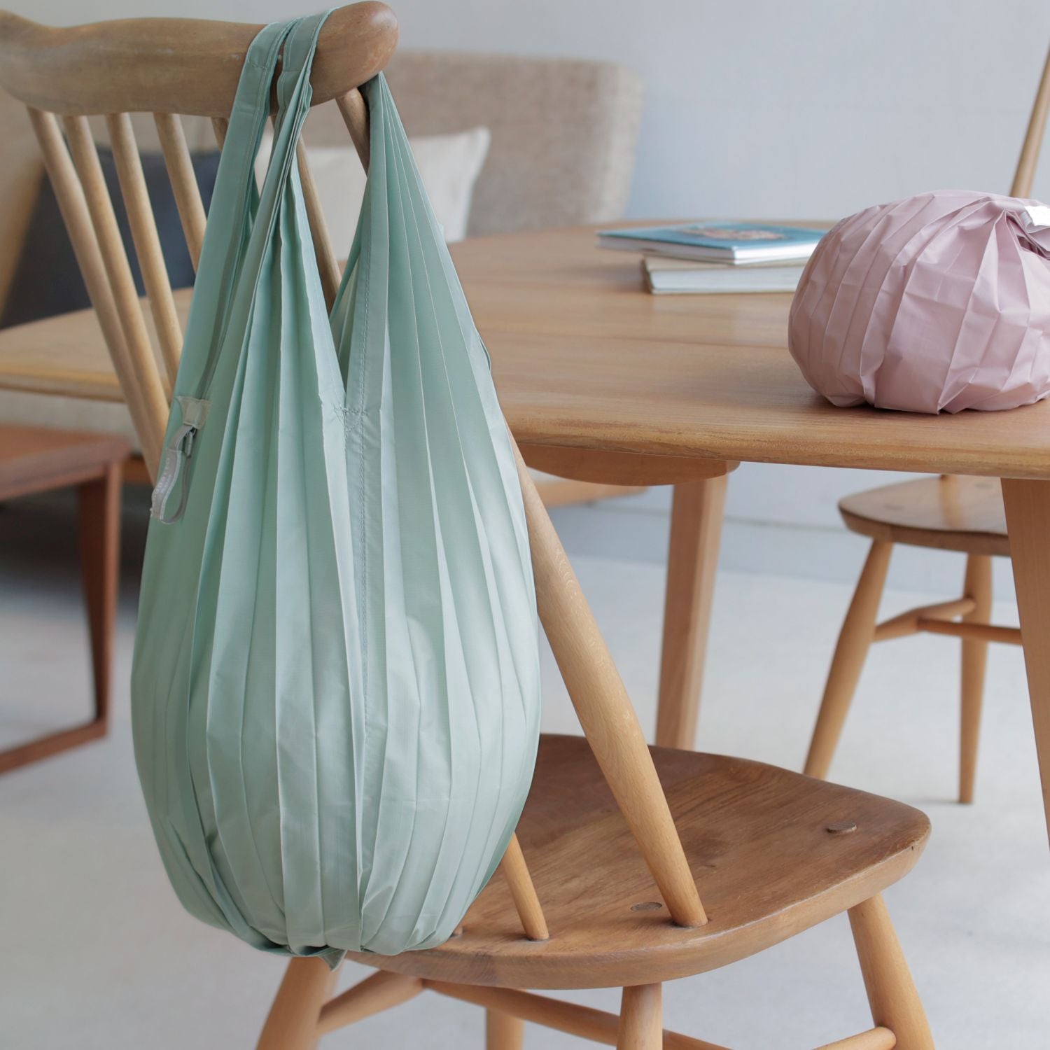 Shupatto Foldable Minimal Bag 12L - White Sage