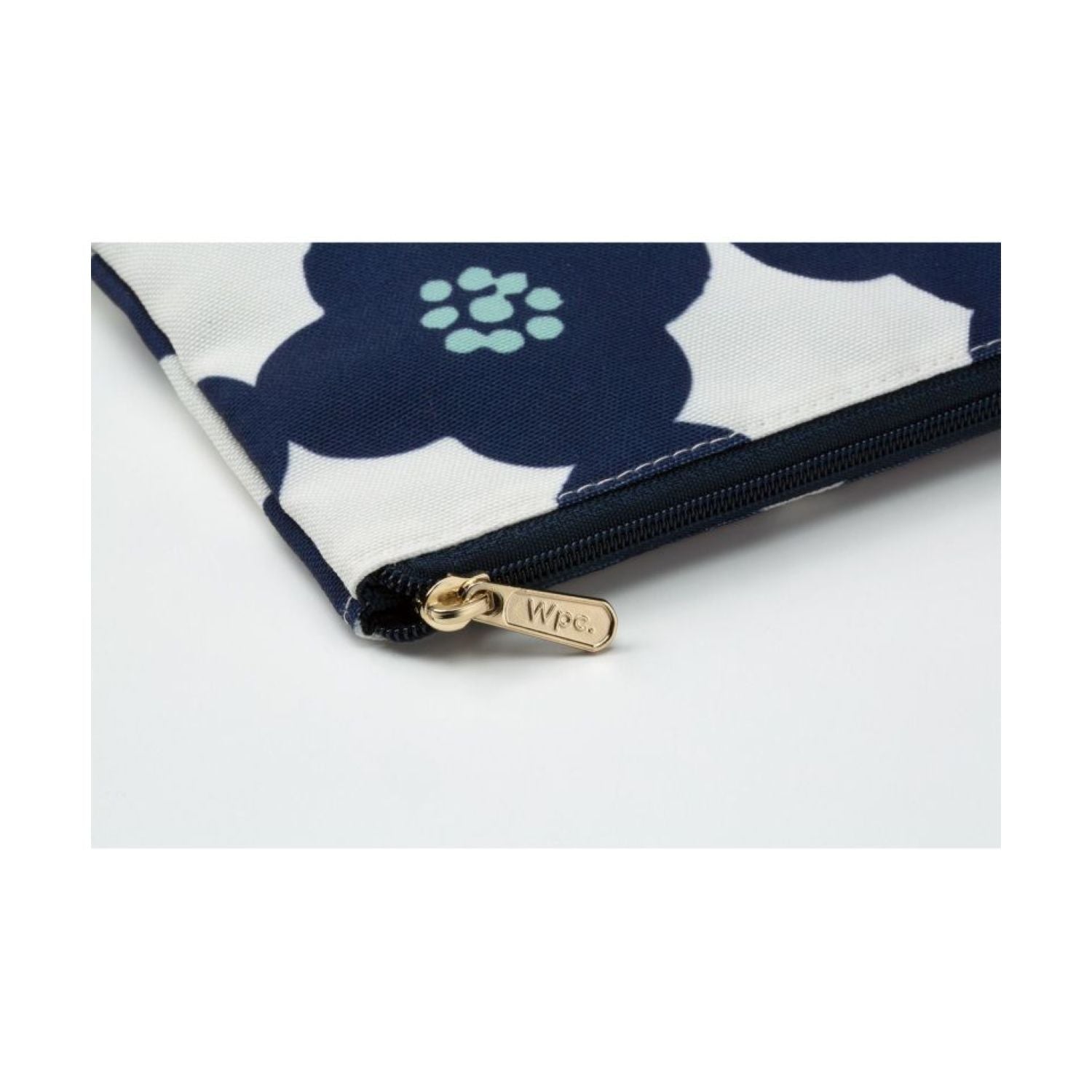 WPC Small Tissue Pouch (Blooming Tulip Red)