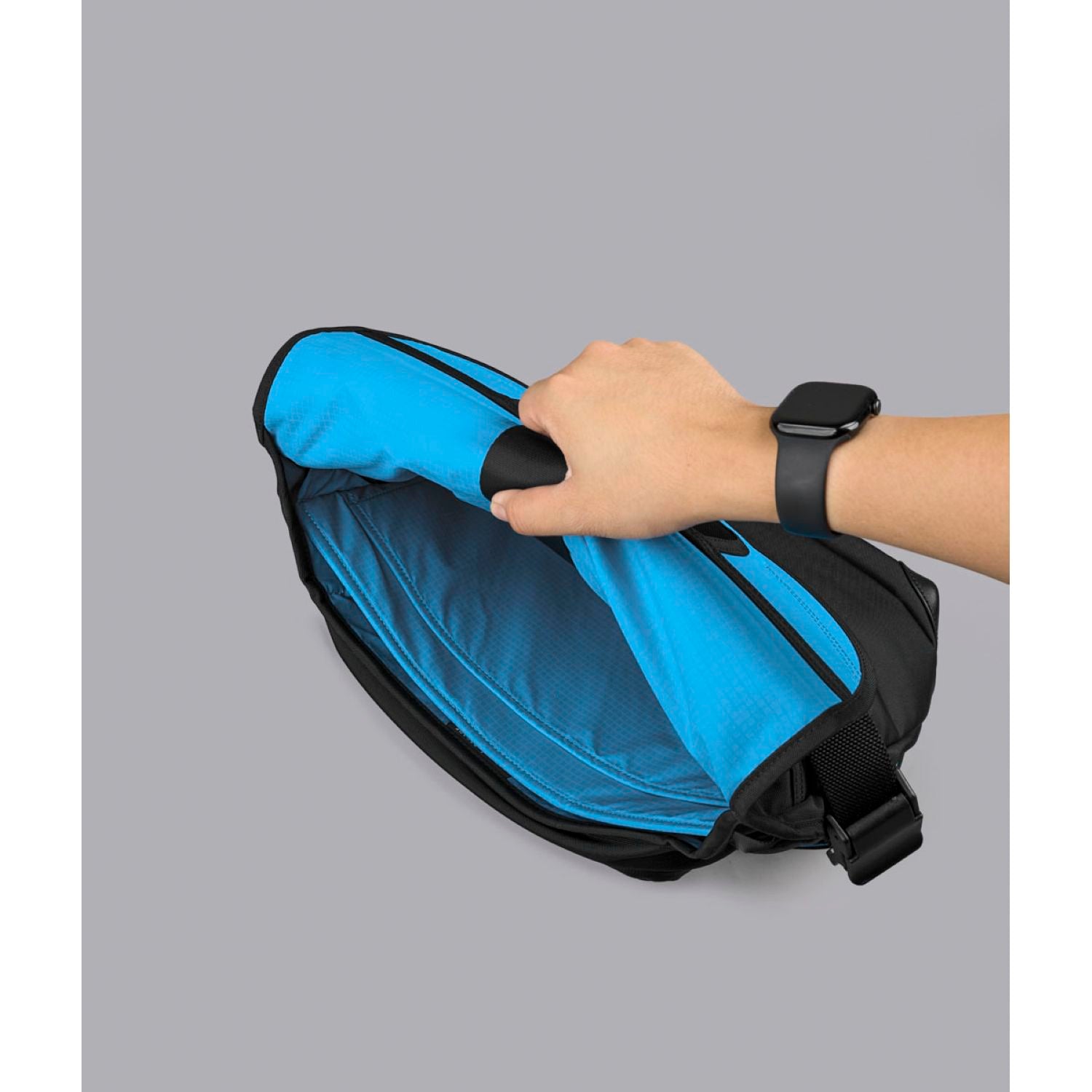 [PRE-ORDER] ALPAKA 7Ven Messenger Decade Edition 14" Ballastic Nylon 840D Bag (Black)