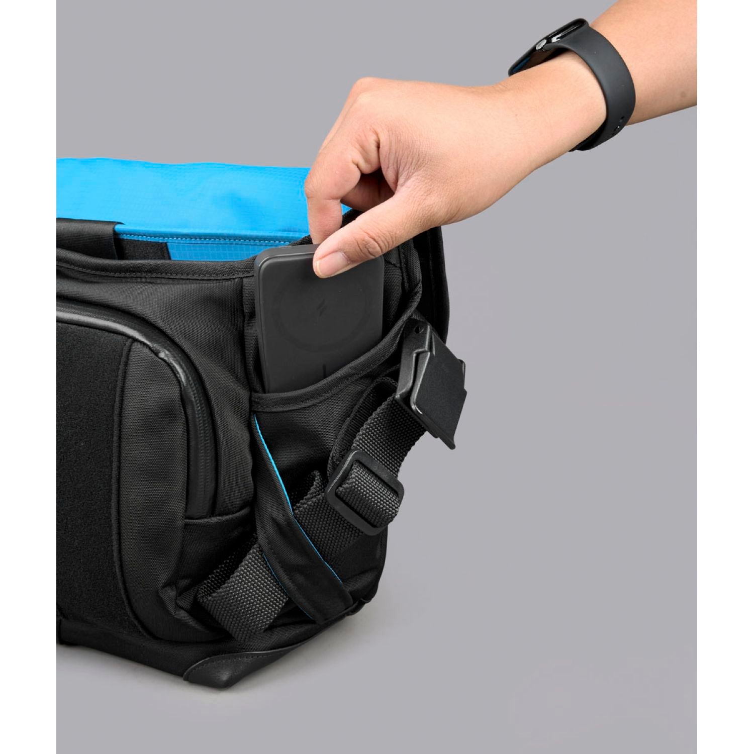 [PRE-ORDER] ALPAKA 7Ven Messenger Decade Edition 14" Ballastic Nylon 840D Bag (Black)