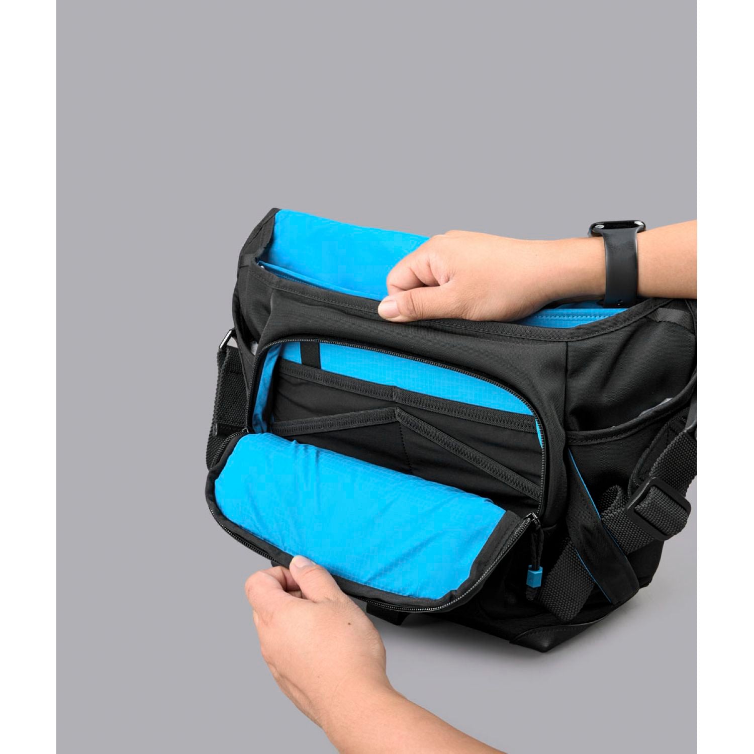 [PRE-ORDER] ALPAKA 7Ven Messenger Decade Edition 14" Ballastic Nylon 840D Bag (Black)