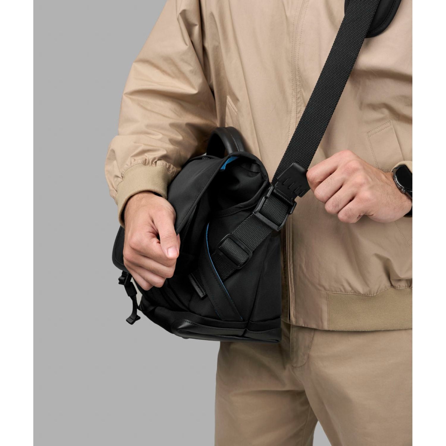 [PRE-ORDER] ALPAKA 7Ven Messenger Decade Edition 14" Ballastic Nylon 840D Bag (Black)
