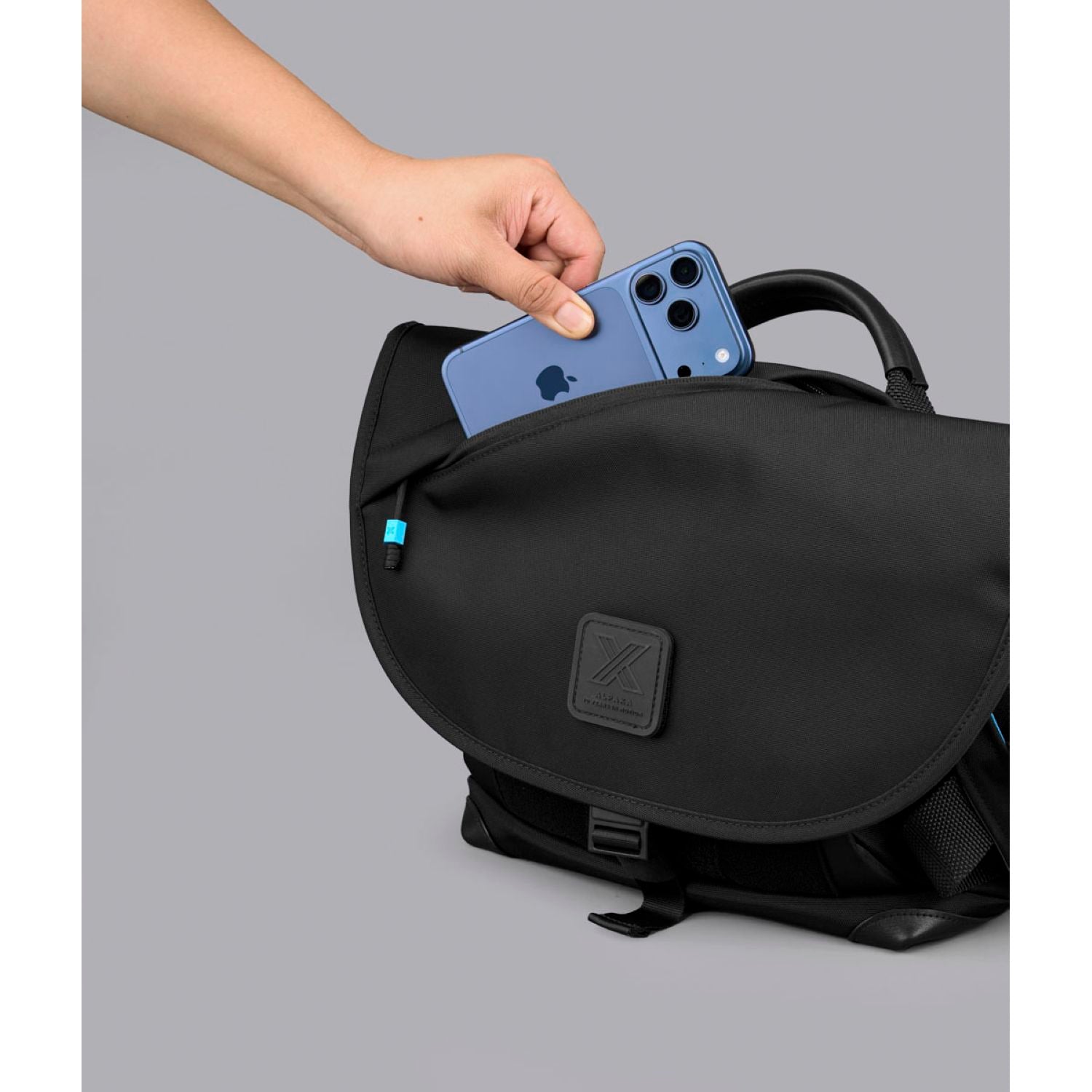 [PRE-ORDER] ALPAKA 7Ven Messenger Decade Edition 14" Ballastic Nylon 840D Bag (Black)