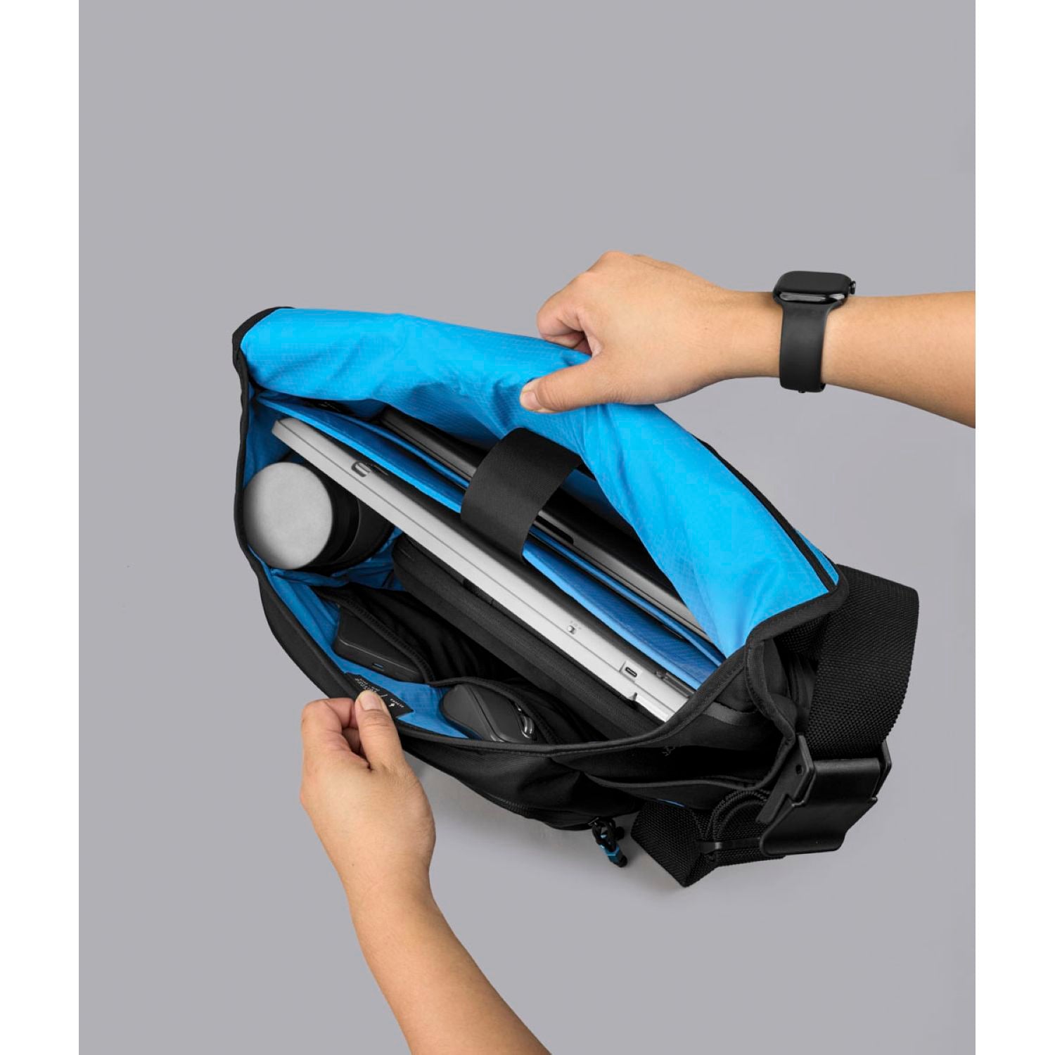 [PRE-ORDER] ALPAKA 7Ven Messenger Decade Edition 16" Ballastic Nylon 840D Bag (Black)