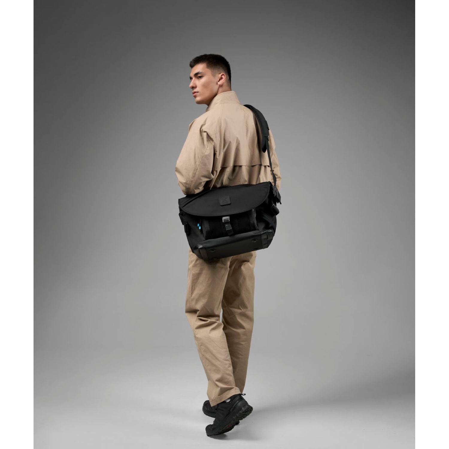 [PRE-ORDER] ALPAKA 7Ven Messenger Decade Edition 16" Ballastic Nylon 840D Bag (Black)