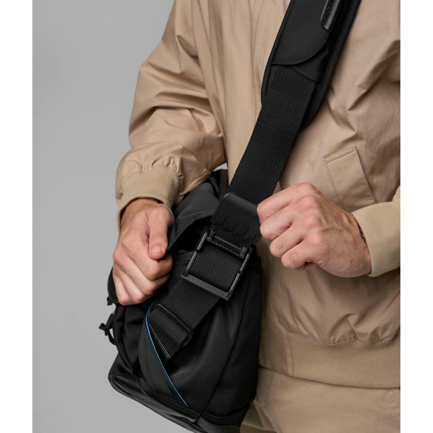 [PRE-ORDER] ALPAKA 7Ven Messenger Decade Edition 16" Ballastic Nylon 840D Bag (Black)