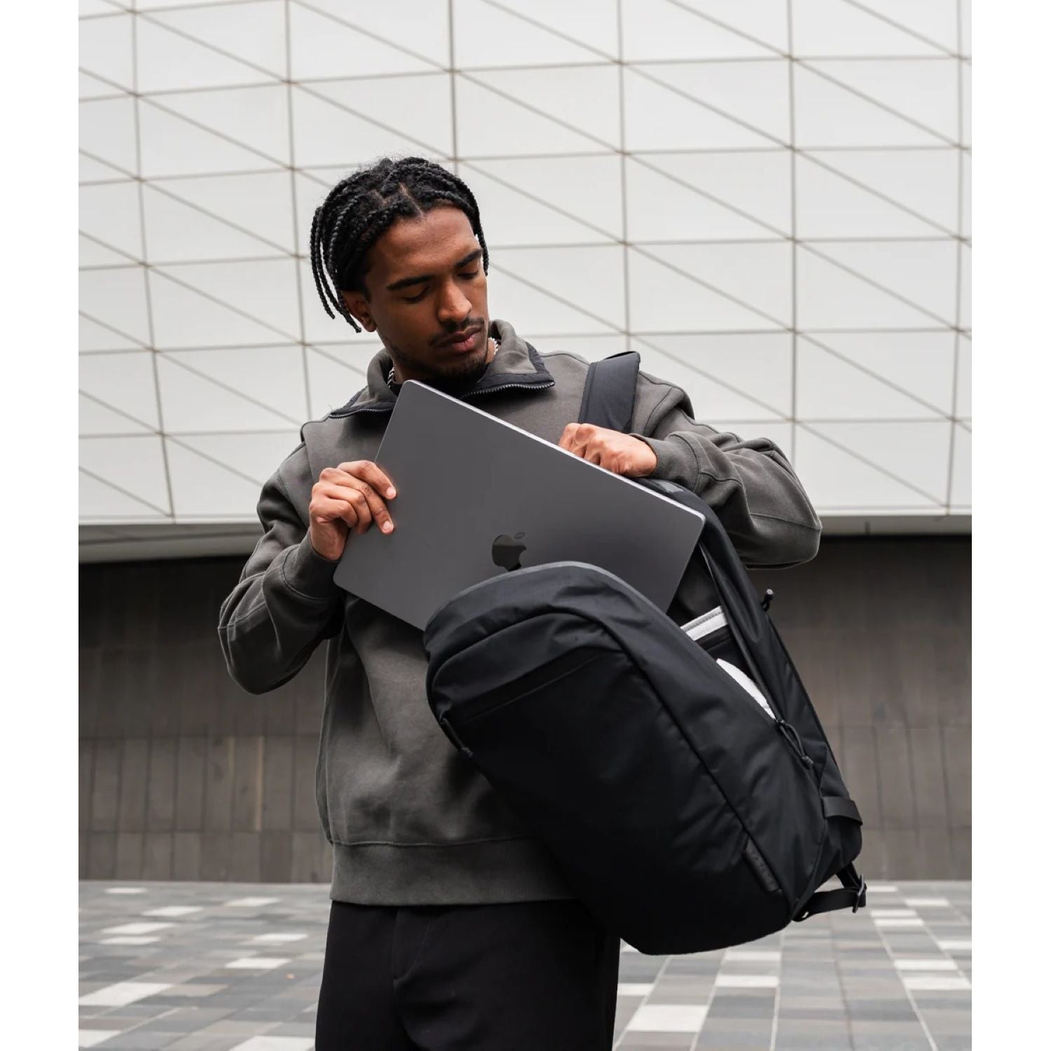 ALPAKA Aero Backpack Lite Axoflux 210D 16L (Black)