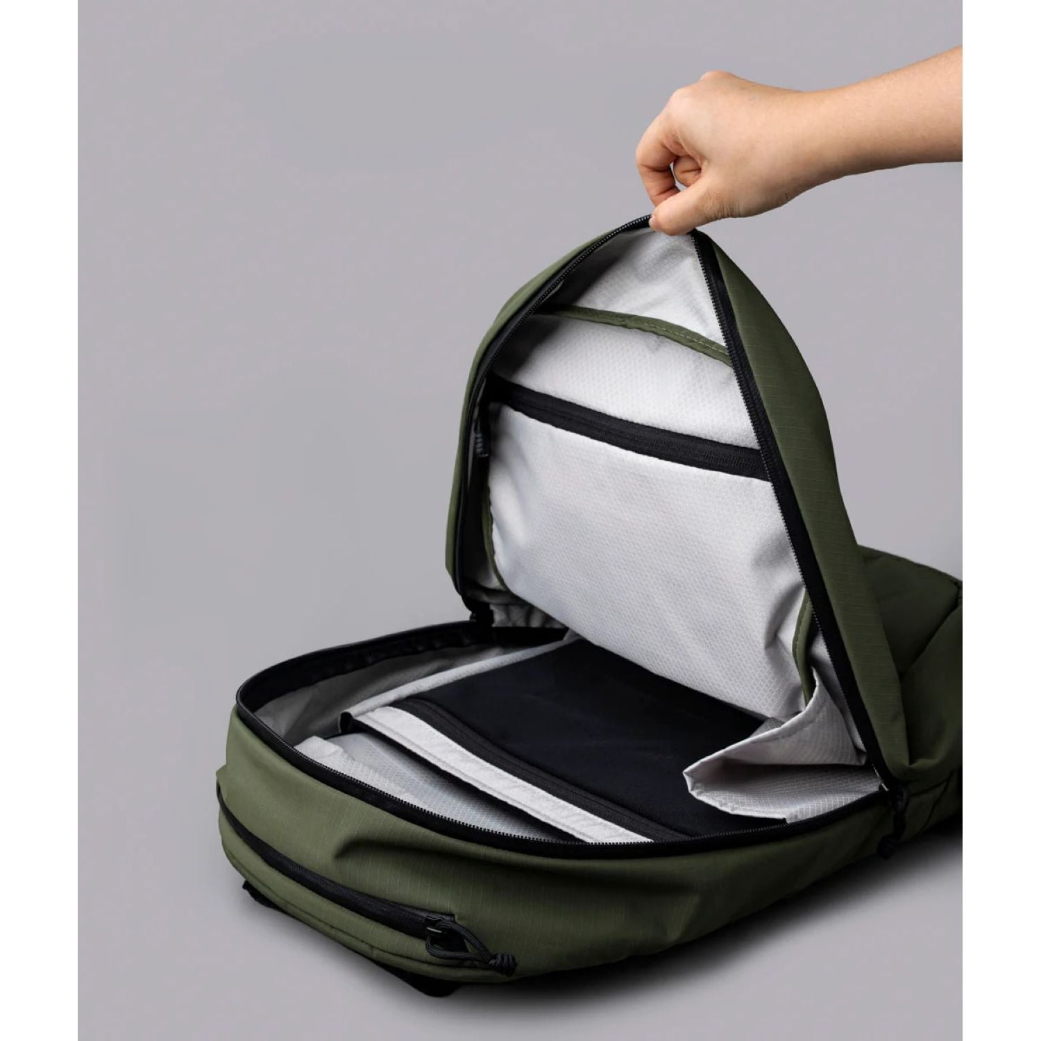 ALPAKA Aero Backpack Lite Axoflux 210D 16L (Olive Green)