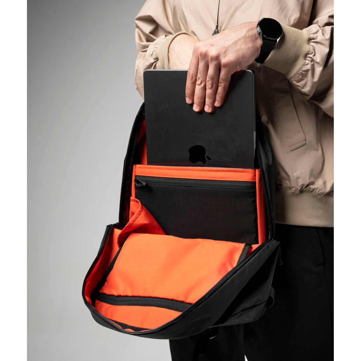 ALPAKA Aero Backpack Lite X-Pac VX21 16L (Black)