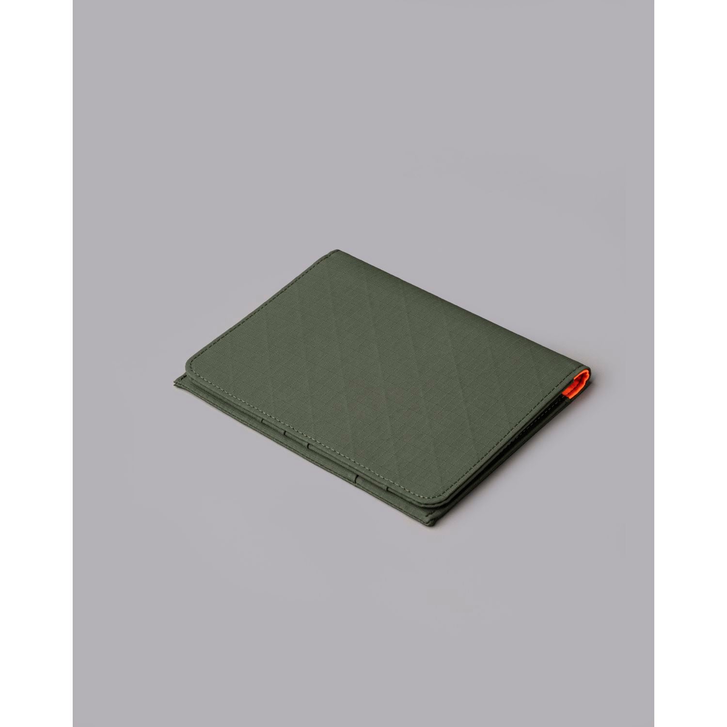 ALPAKA ARK Bifold Passport Wallet Axogrid 210D (Army Green)