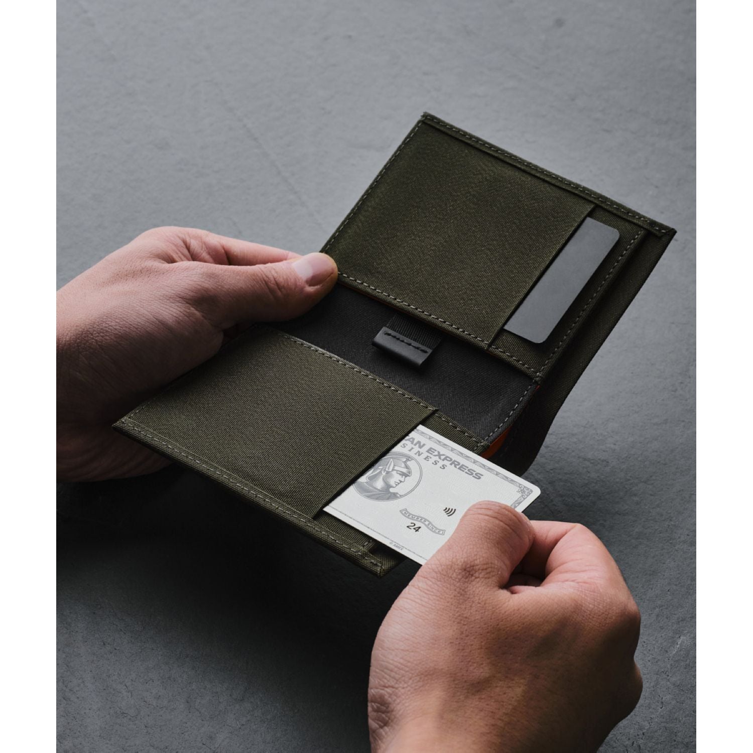 ALPAKA Bifold Cash Wallet Axoflux 300D (Army Green)